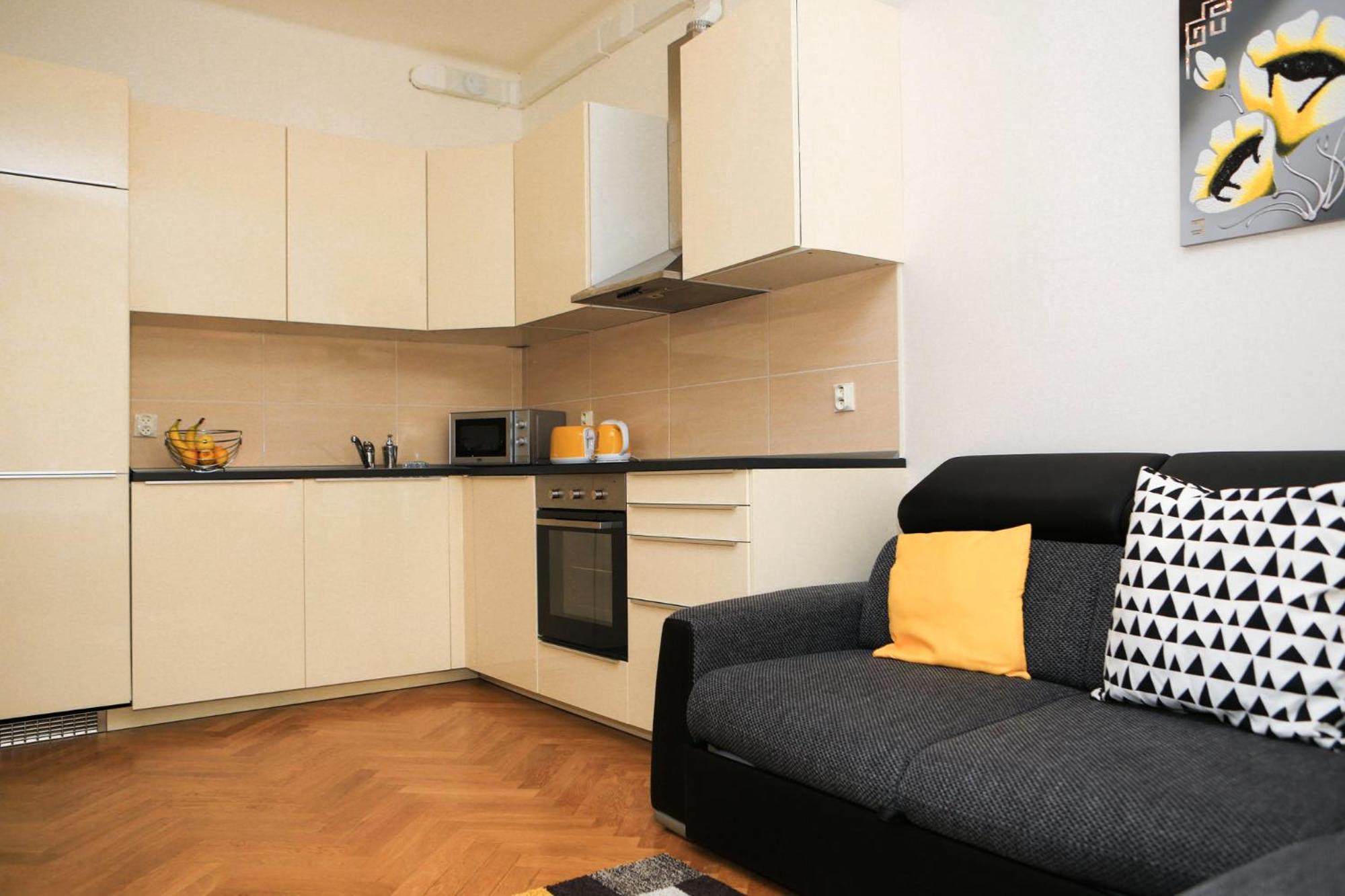 Yellow apartment Flora
