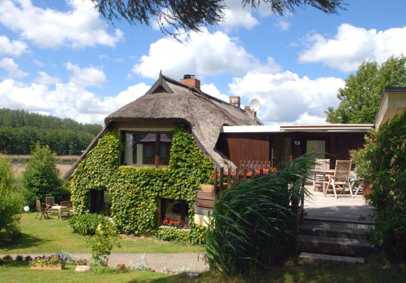 Ferienappartements unterm Reetdach view 2