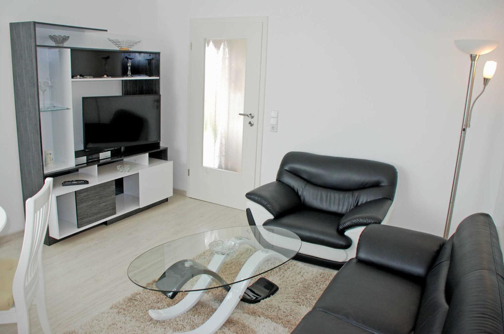 NEU _ Ferienhaus mit Sonnenterrasse view 4