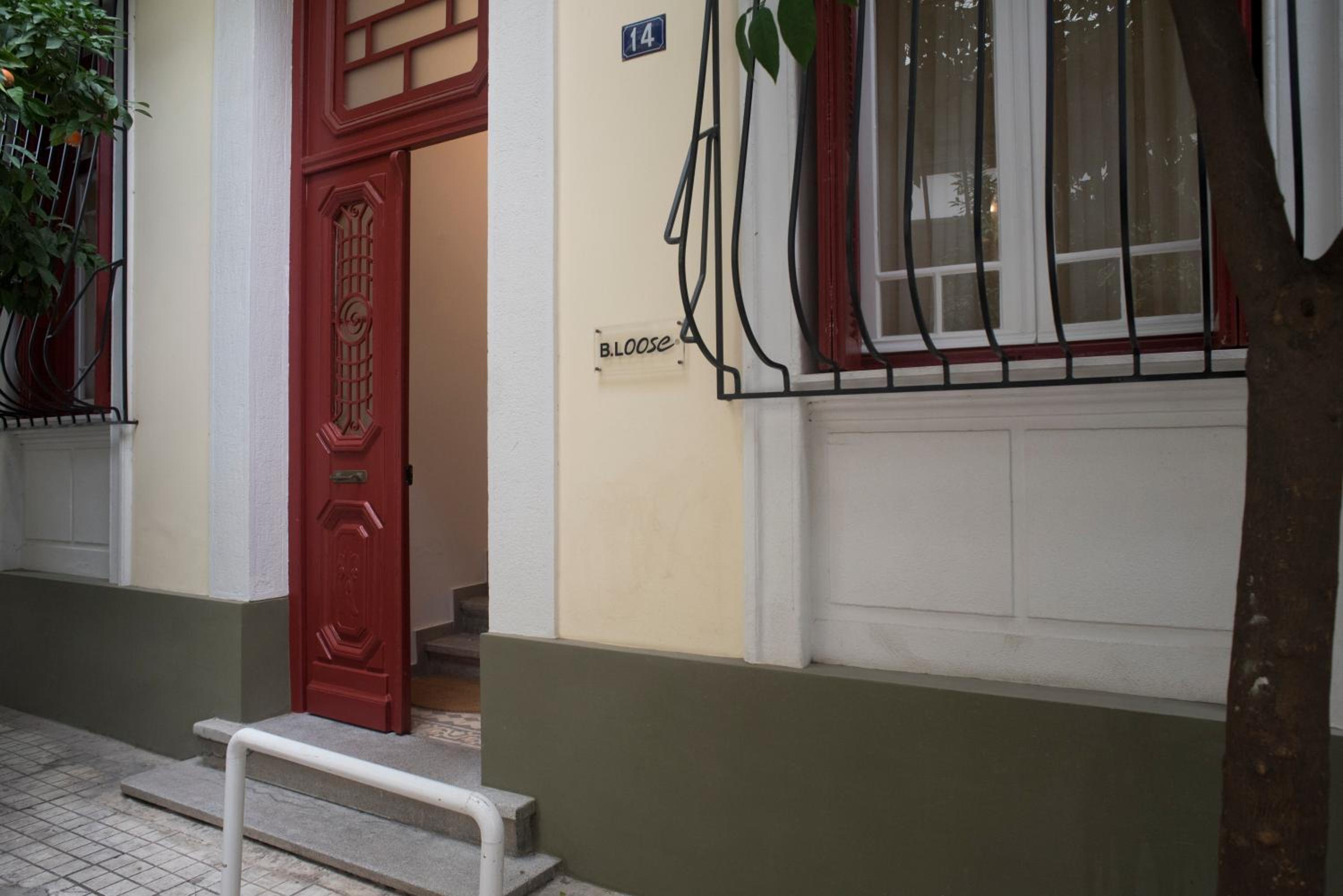 Athenian Neoclassical Apartment