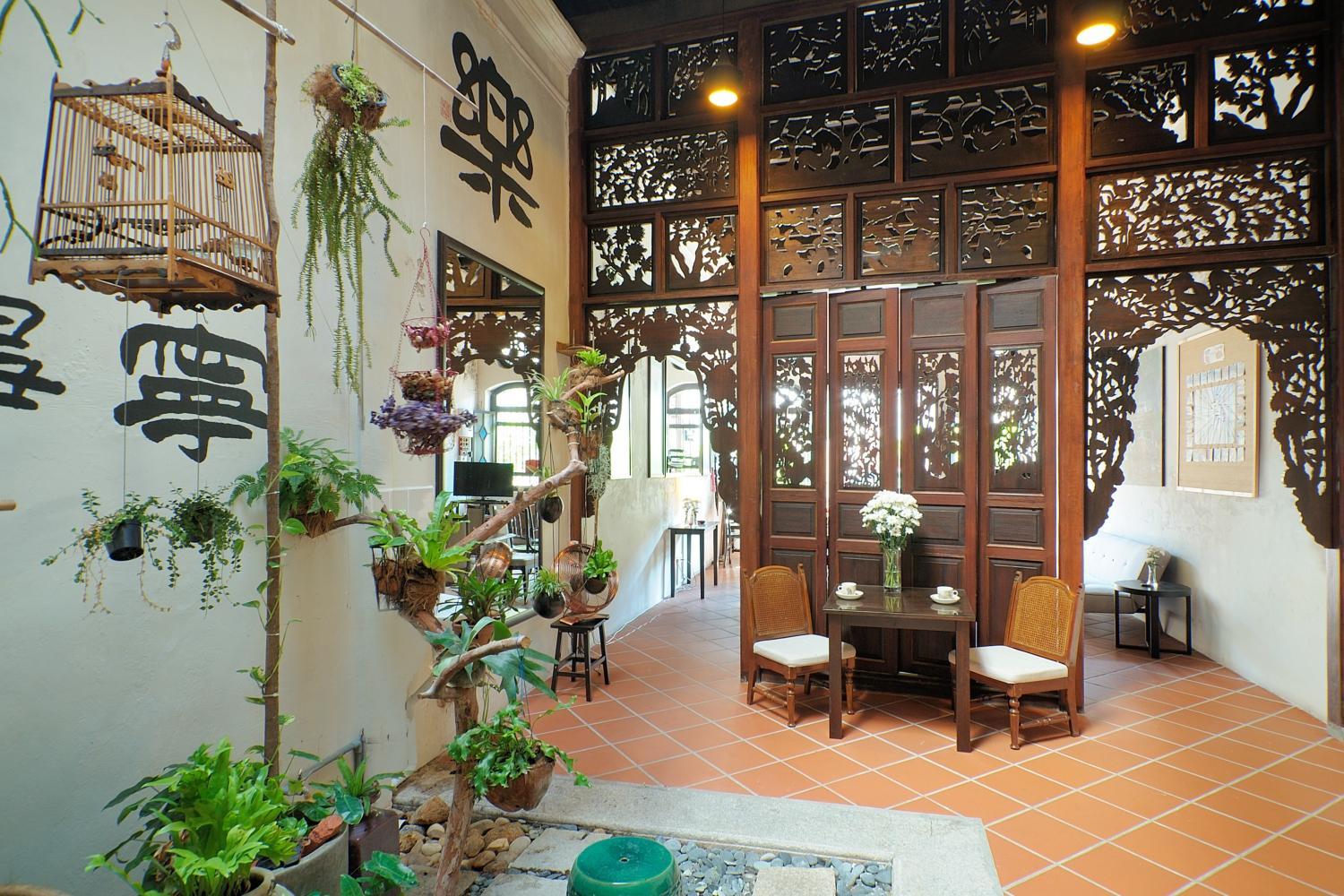 Carnarvon House photo 1