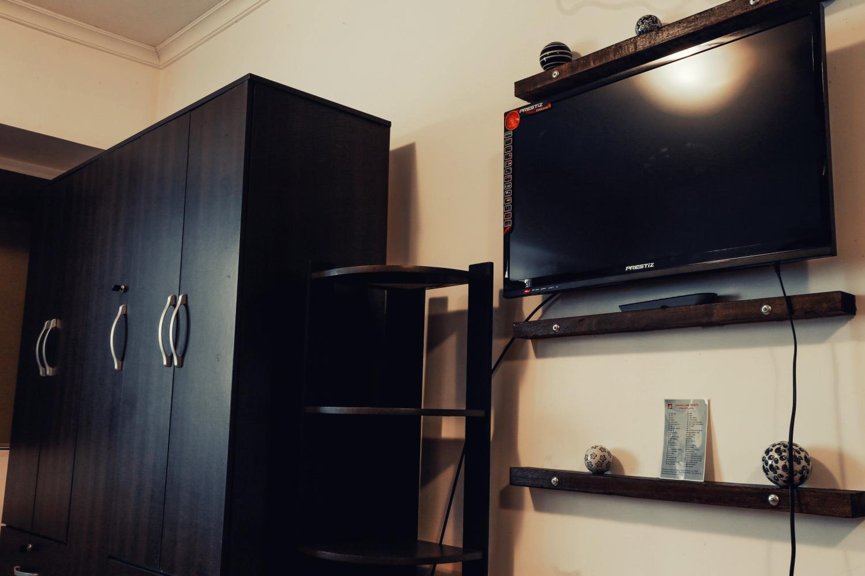 1015 West Insula Suites by AYS view 2