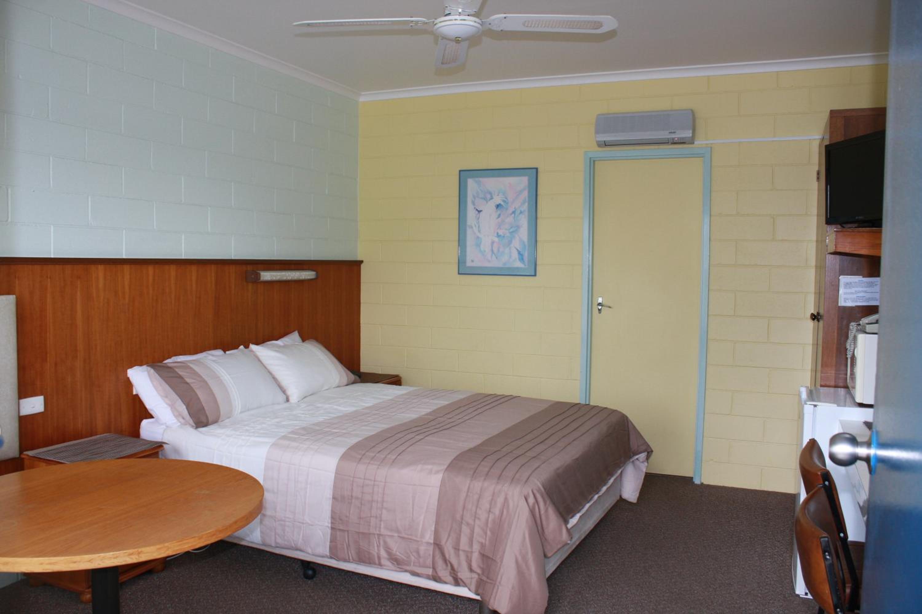 Opal Motel