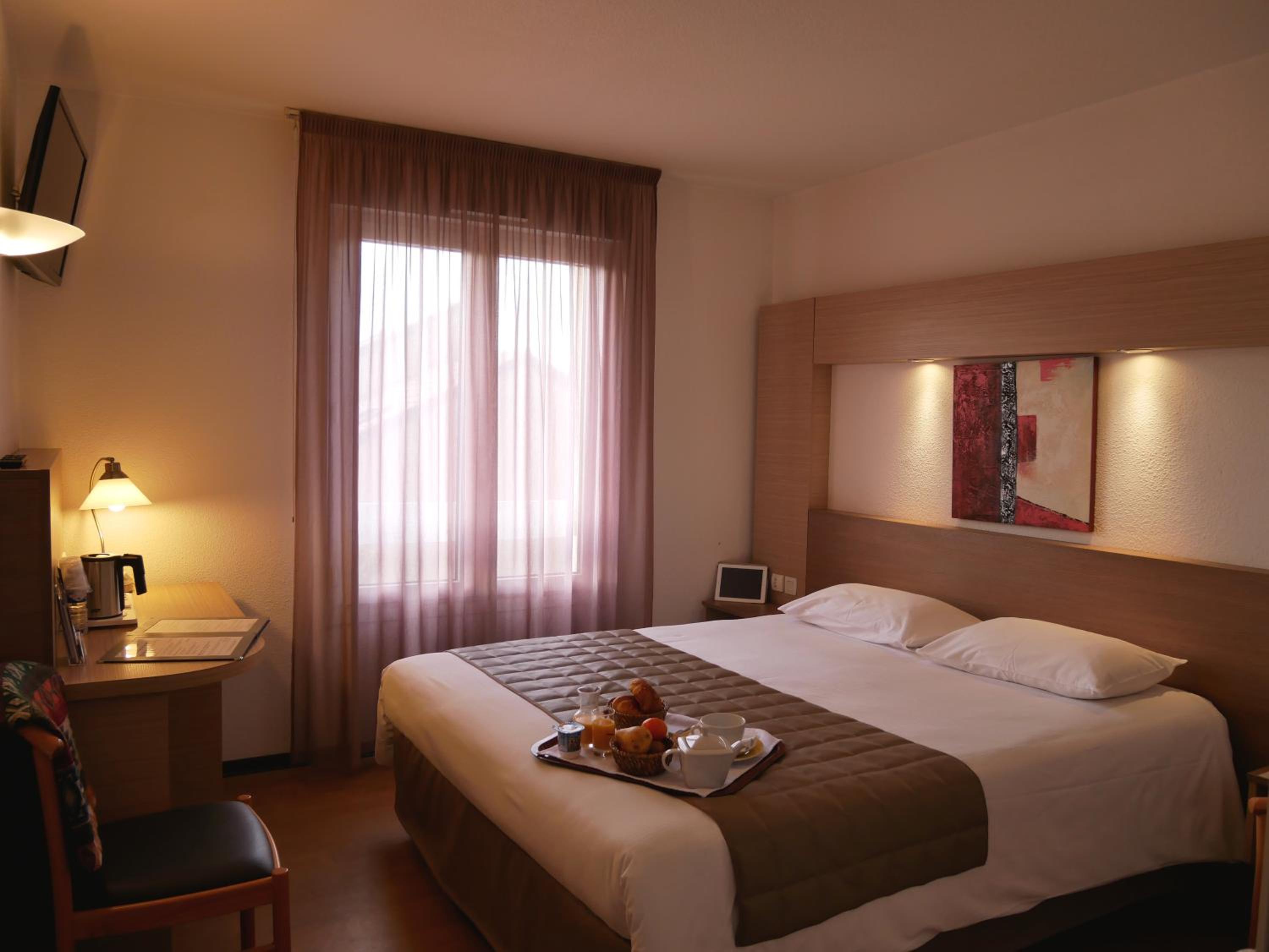 Cevenol Hotel - Property Image 1