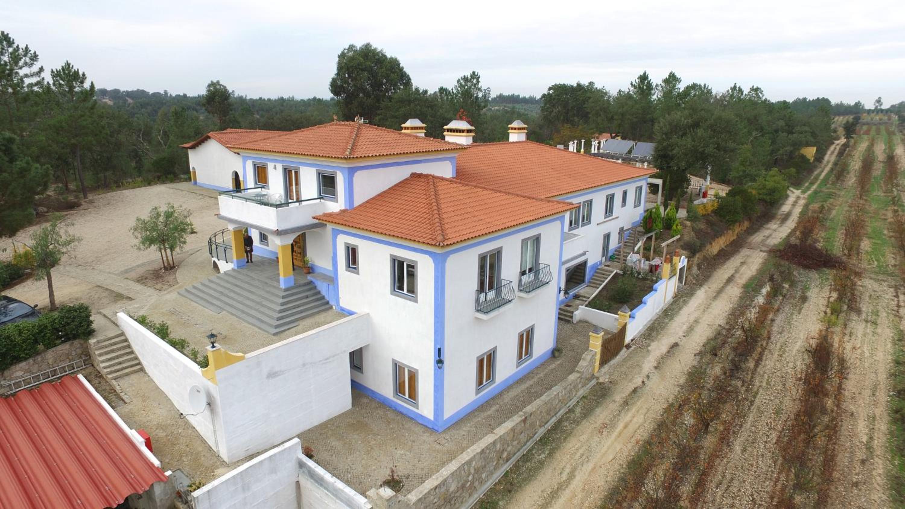Casa De Besteiros view 3