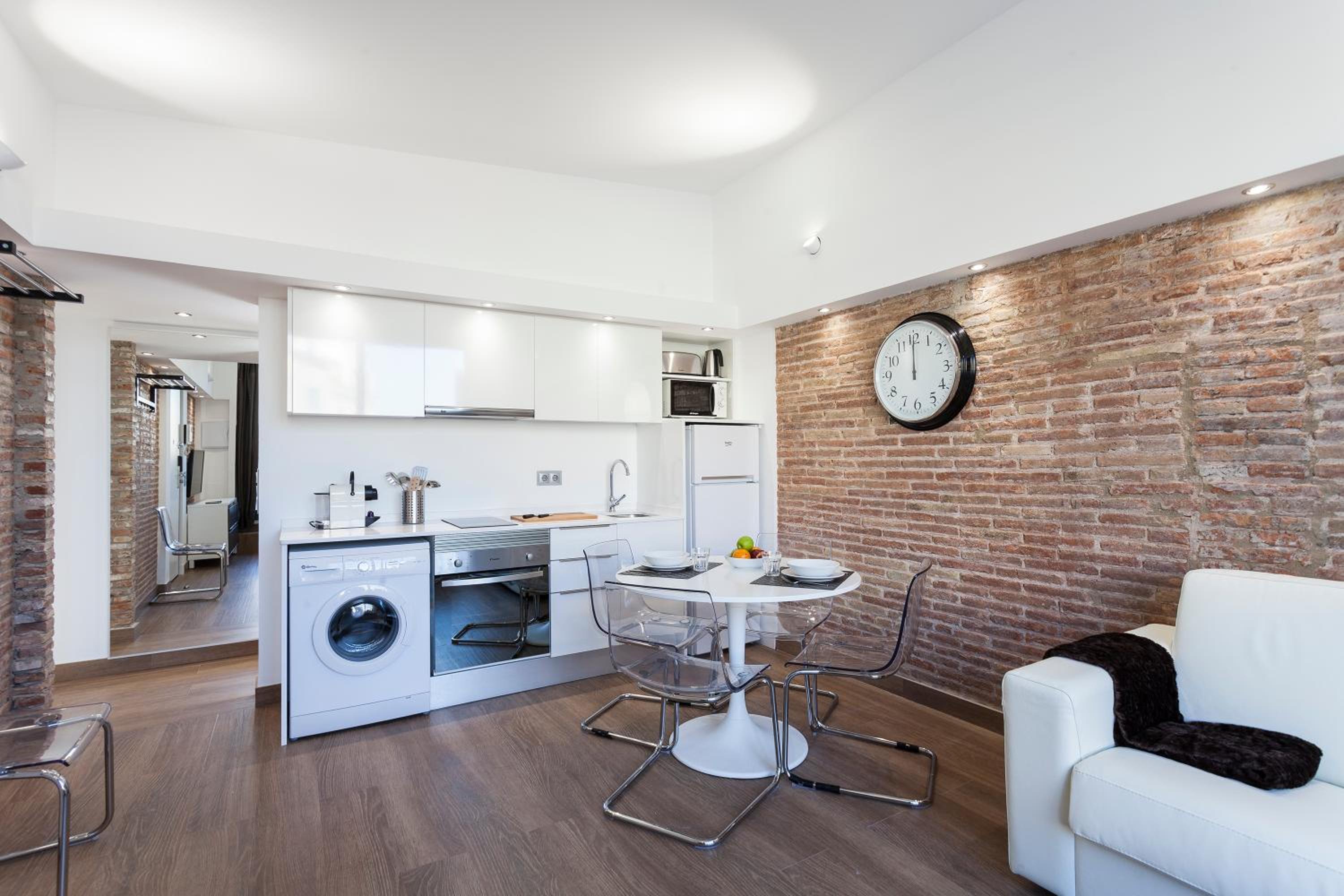 AB Paral·lel Spacious Apartments
