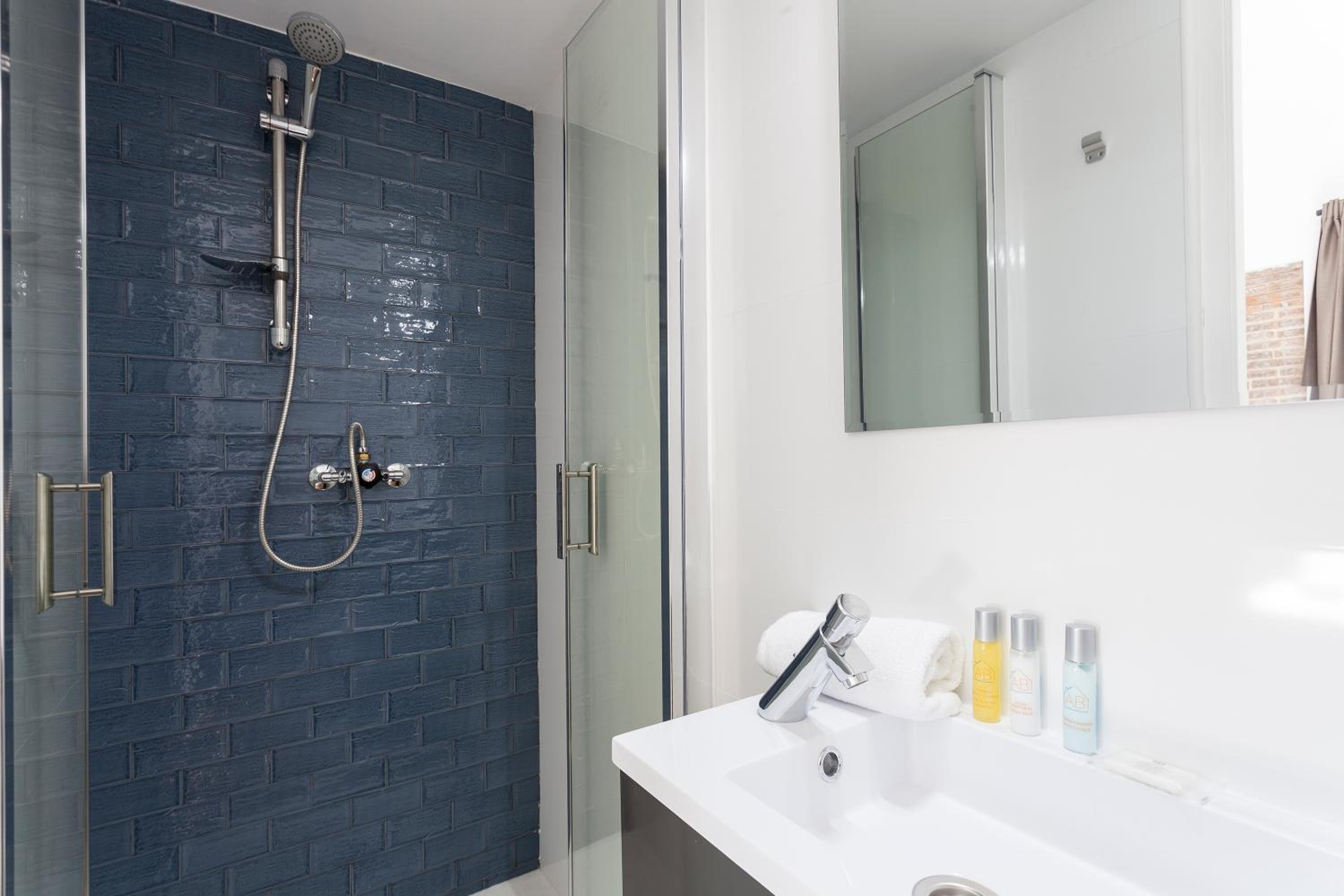 AB Paral·lel Spacious Apartments