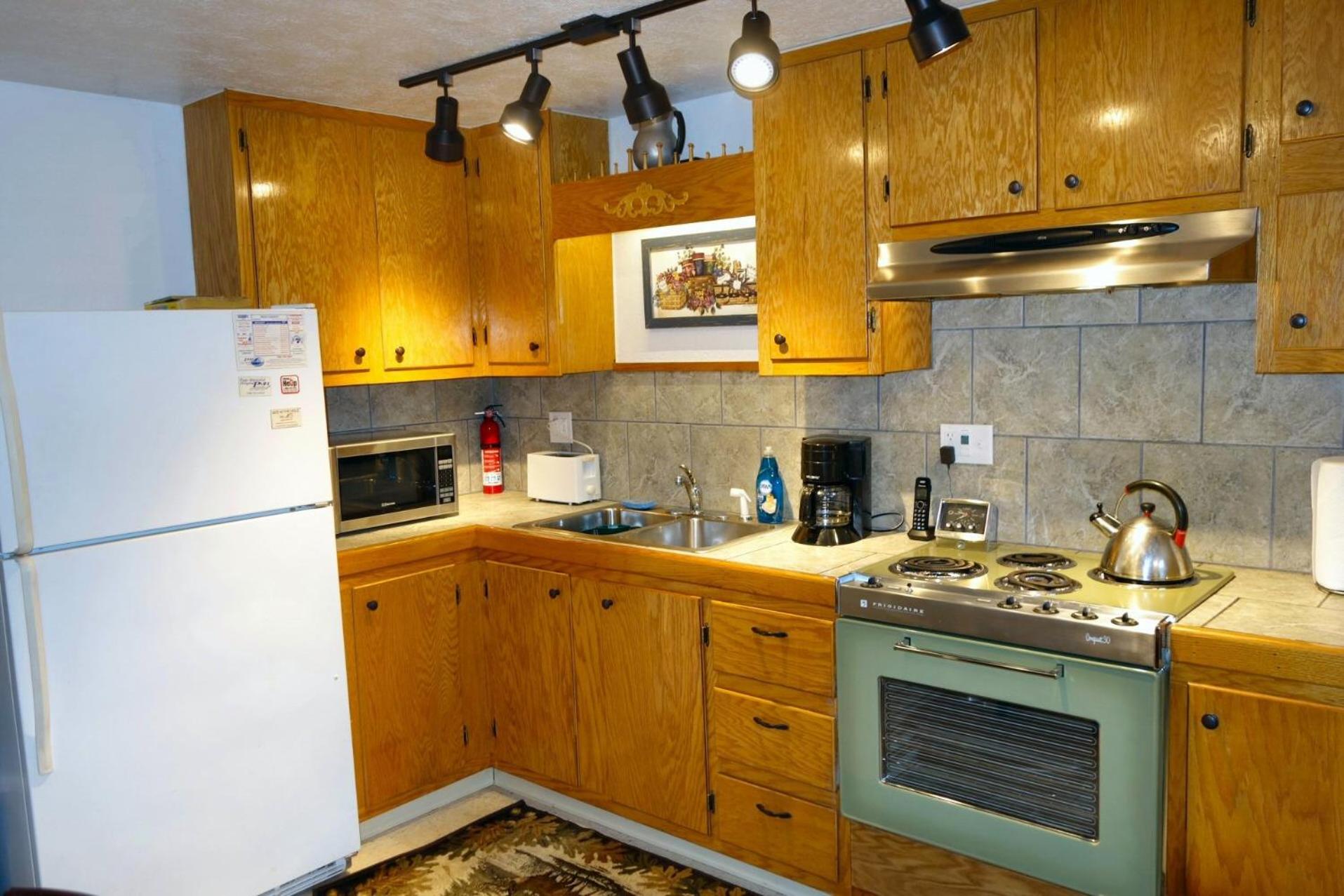 High Ridge cabin in the Blue Ridge Mountains view 5
