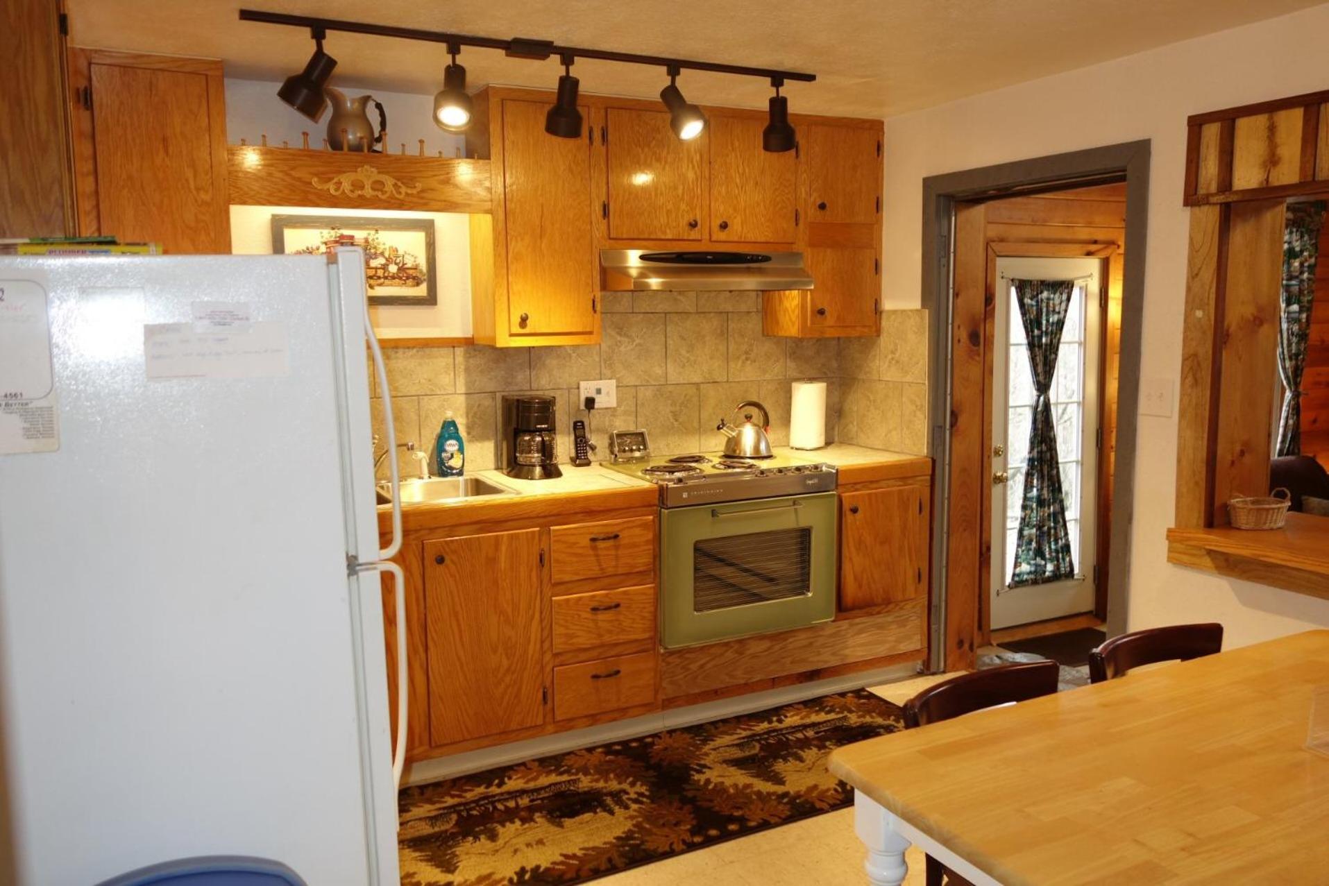 High Ridge cabin in the Blue Ridge Mountains view 4