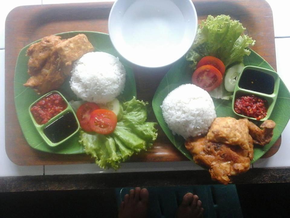 Fidodido Guesthouse Jungle trekking only book with us if you stay on here