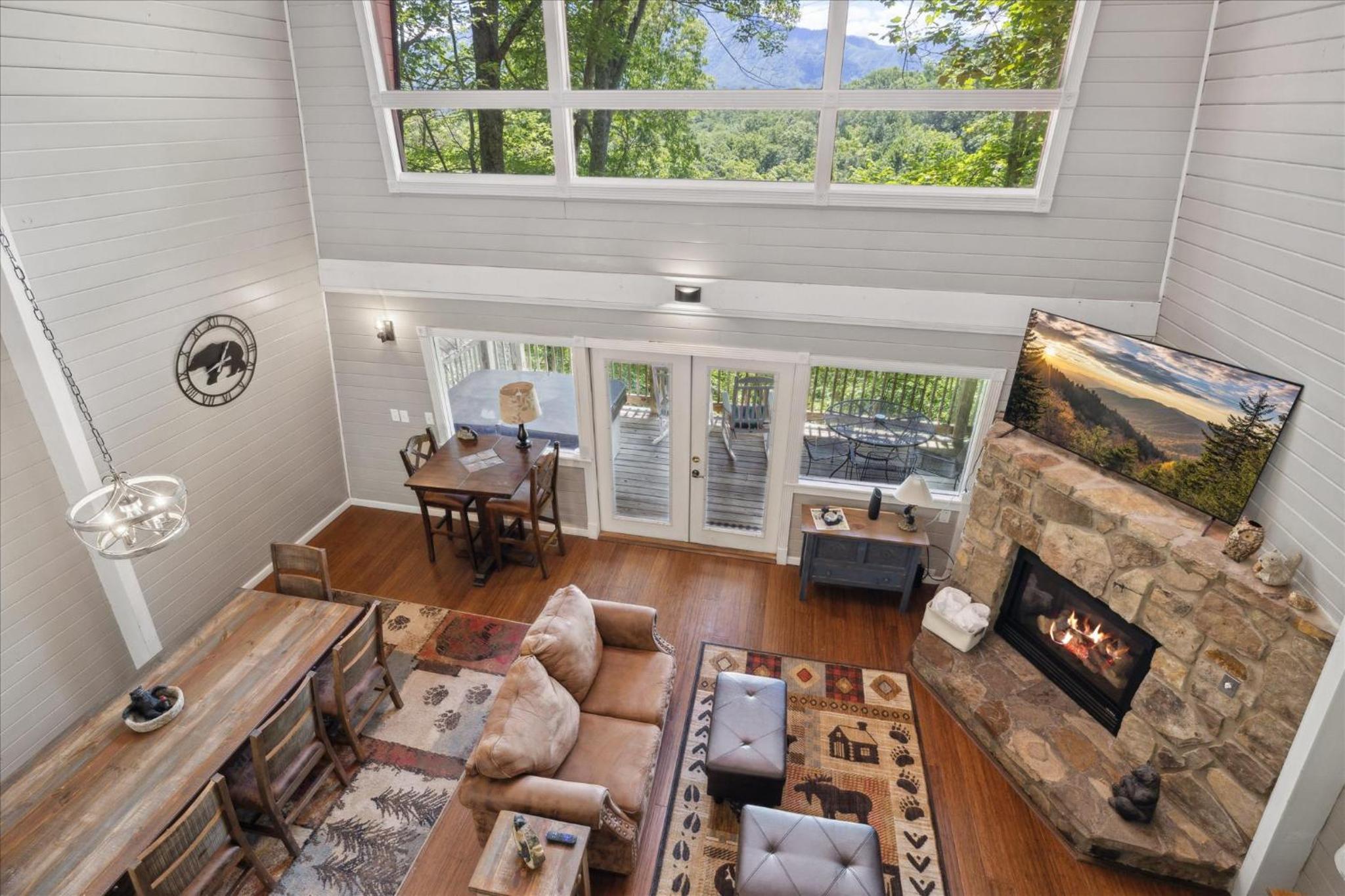 Southern Oak at Chalet Village - 5 Minutes from Gatlinburg and National Park