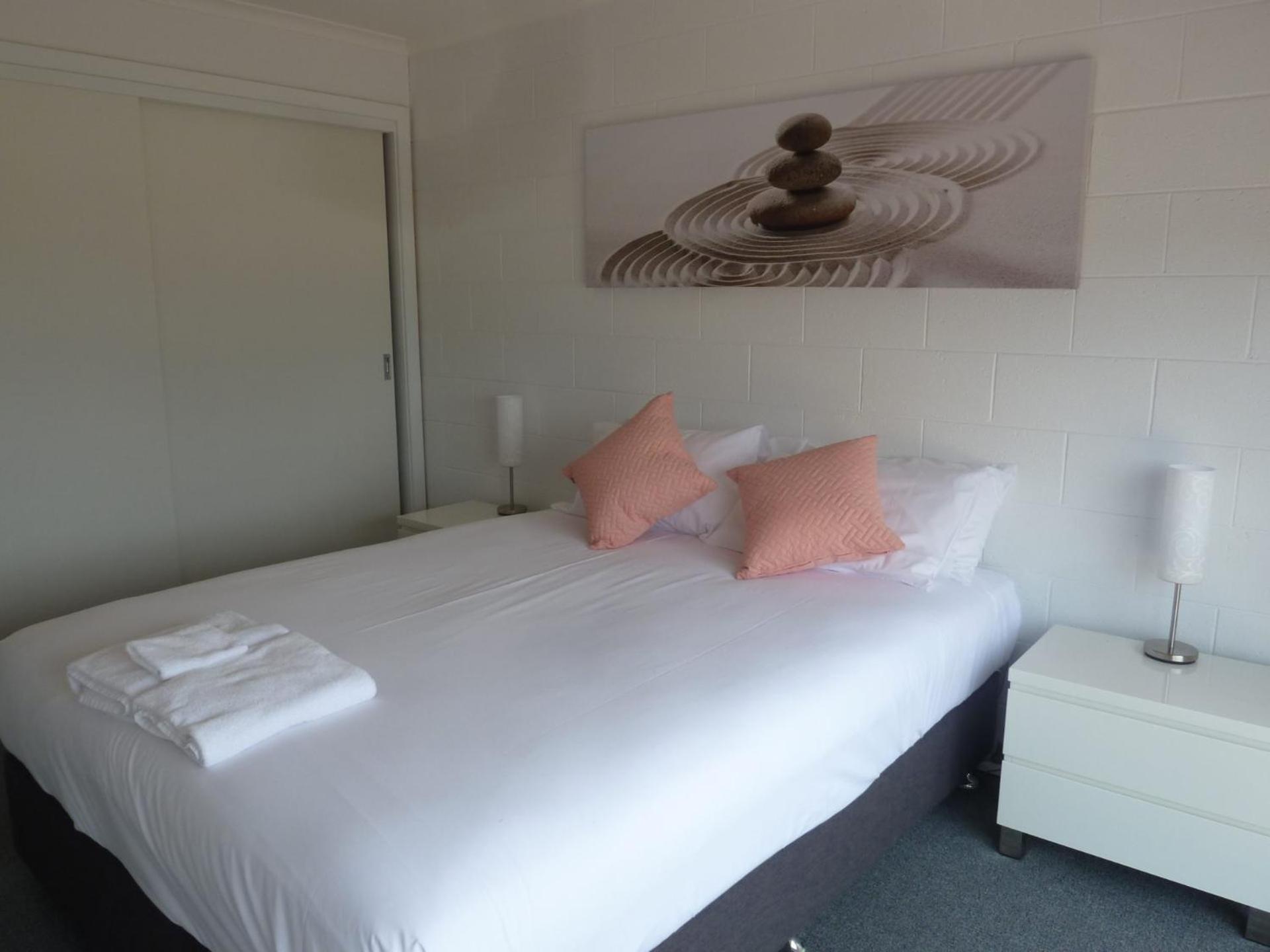 Central Location with Fabulous Sea Views view 4