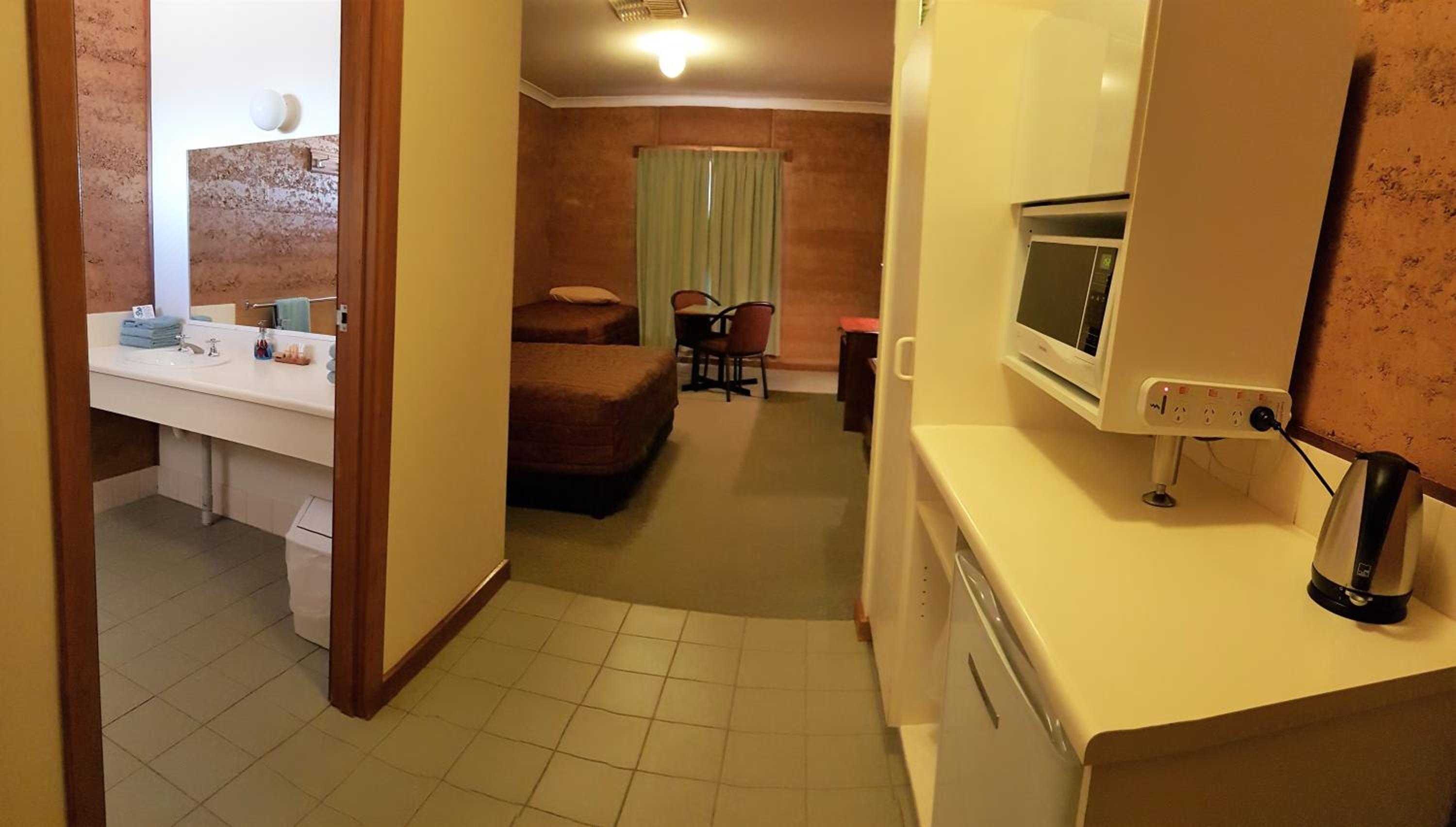 Mud Hut Motel