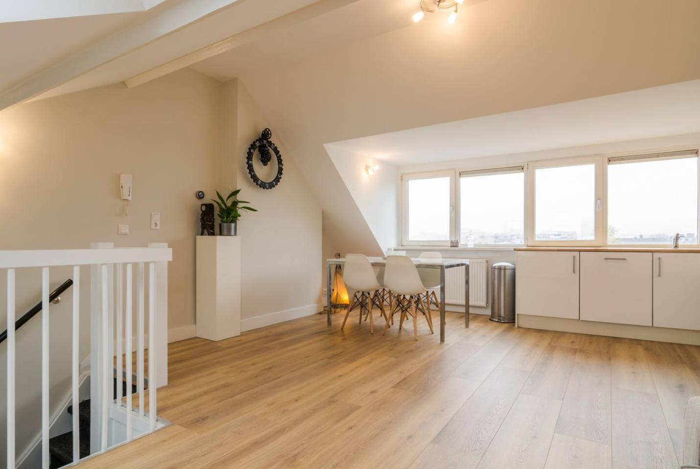 Beautiful penthouse near Rai and centre