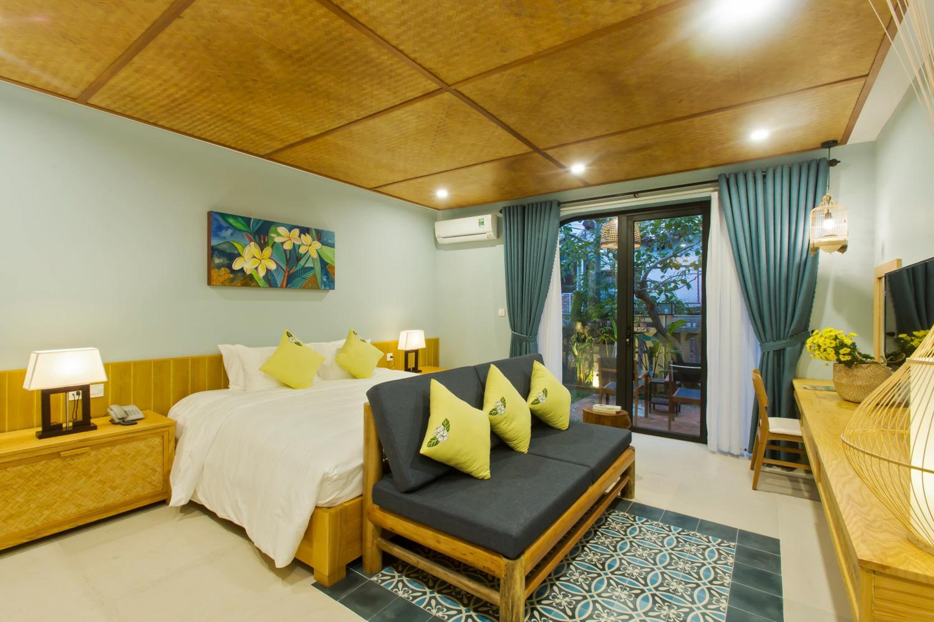 Villa De Campagne Hoi An- Boutique homestay with pool and family soul