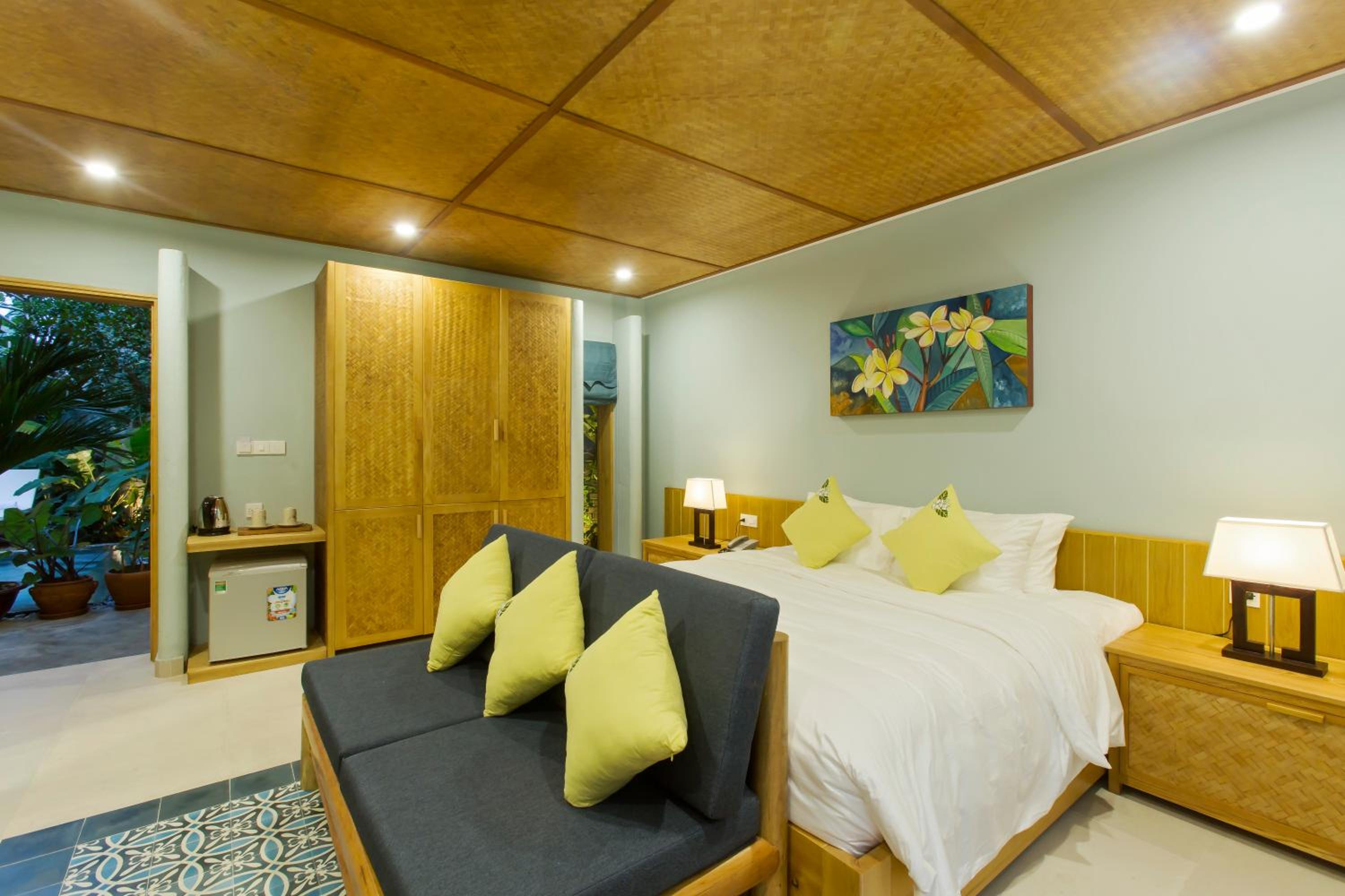 Villa De Campagne Hoi An- Boutique homestay with pool and family soul