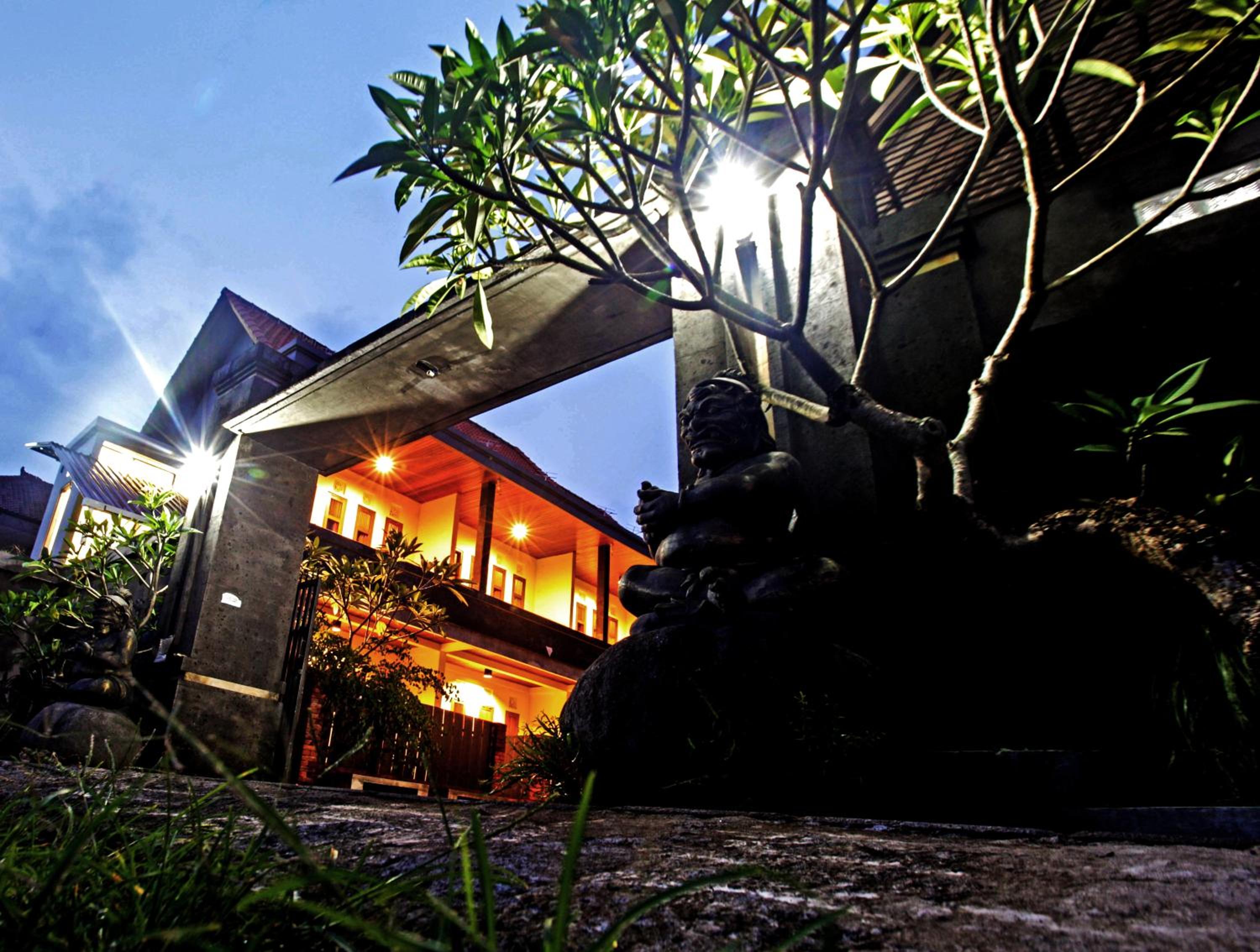 Photo 12
