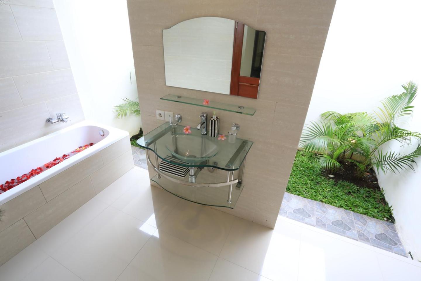 Photo 34