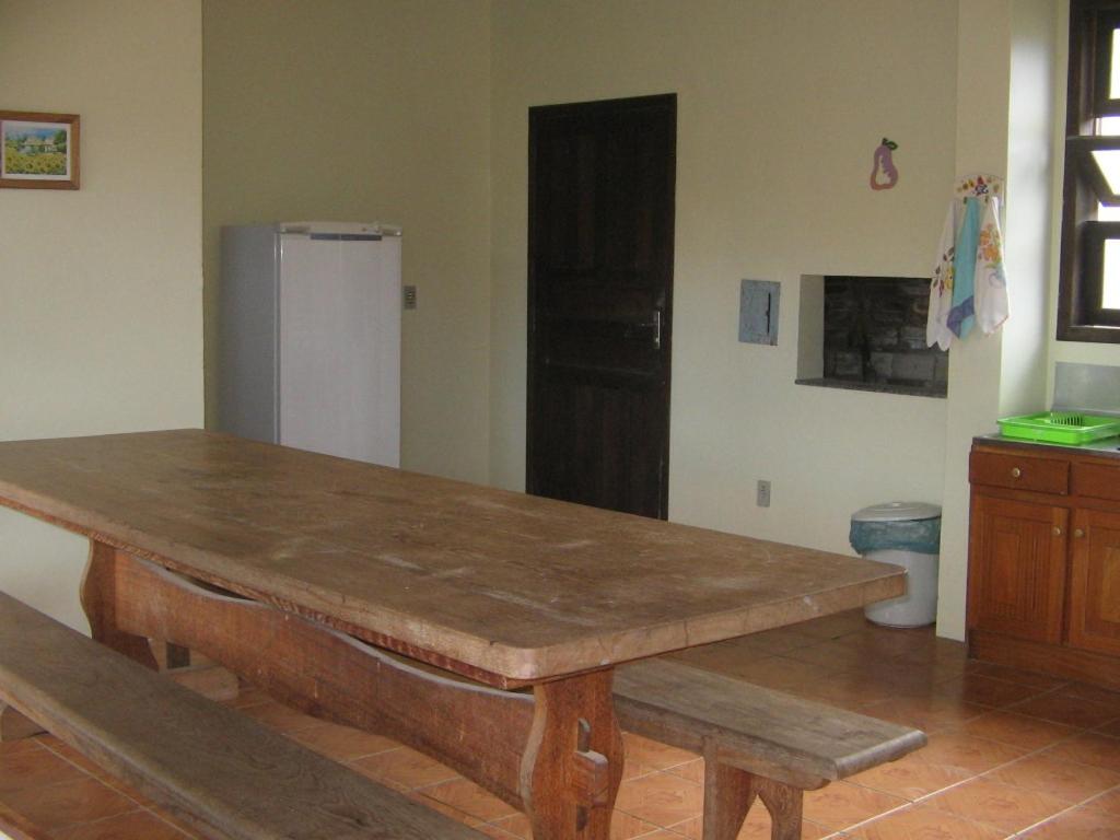 Casa Amarela Grande Ferrugem