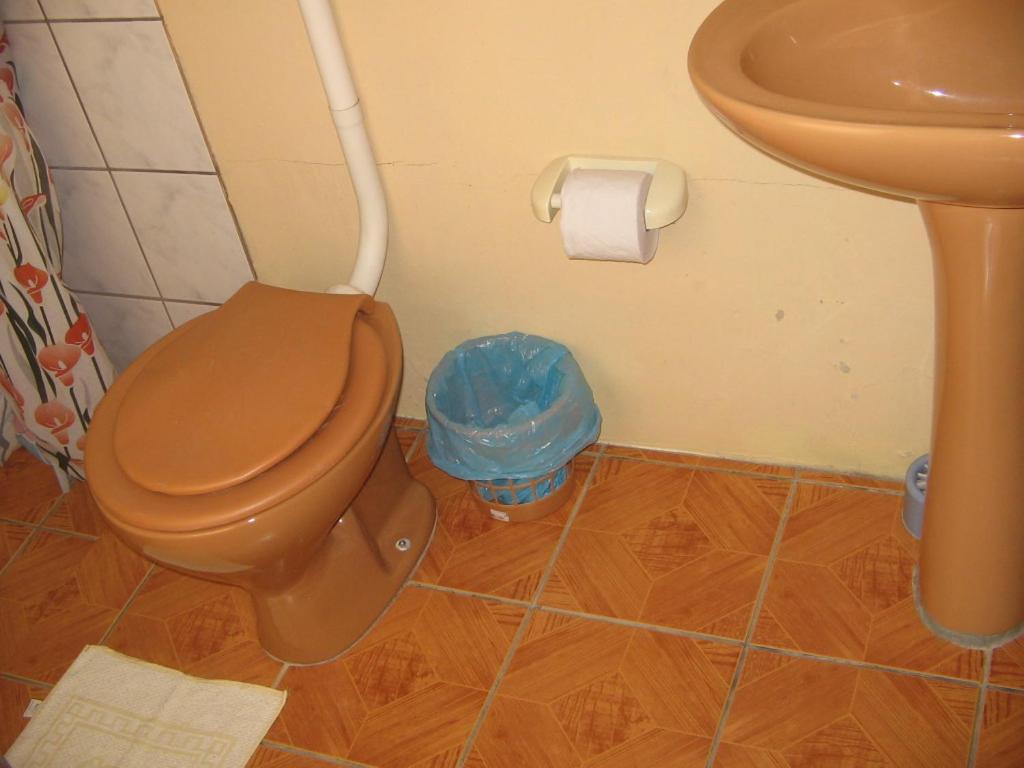 Casa Amarela Grande Ferrugem