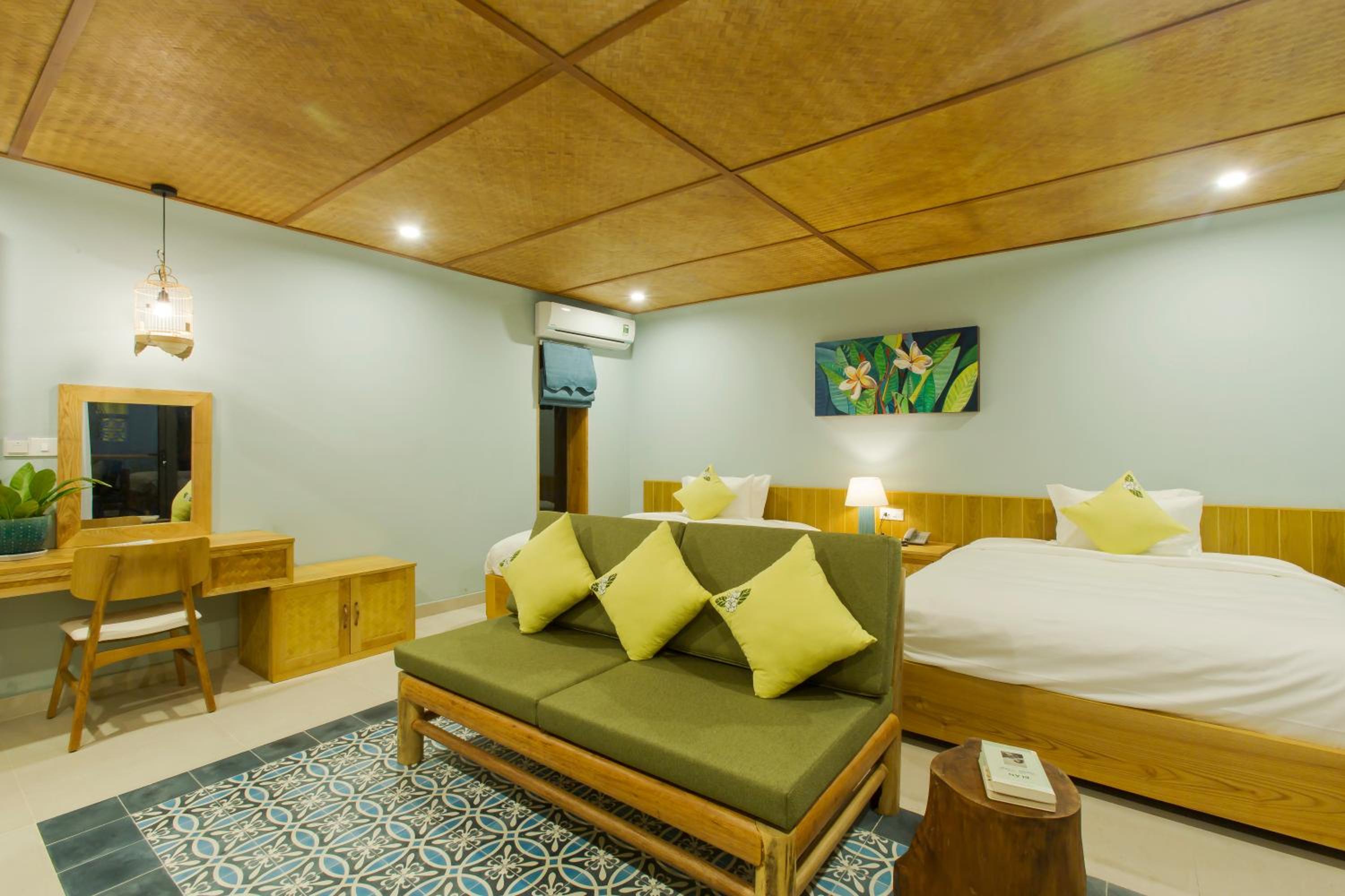 Villa De Campagne Hoi An- Boutique homestay with pool and family soul