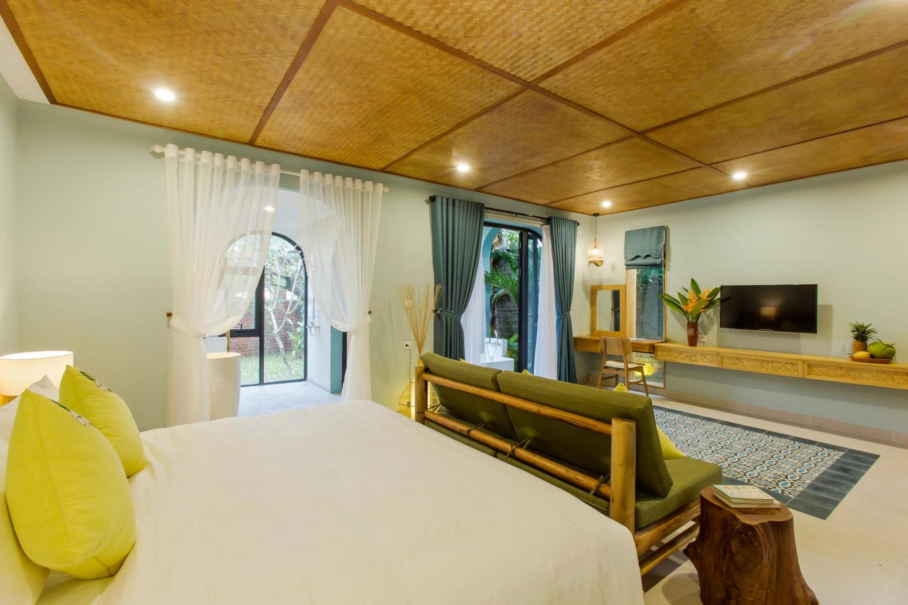 Villa De Campagne Hoi An- Boutique homestay with pool and family soul