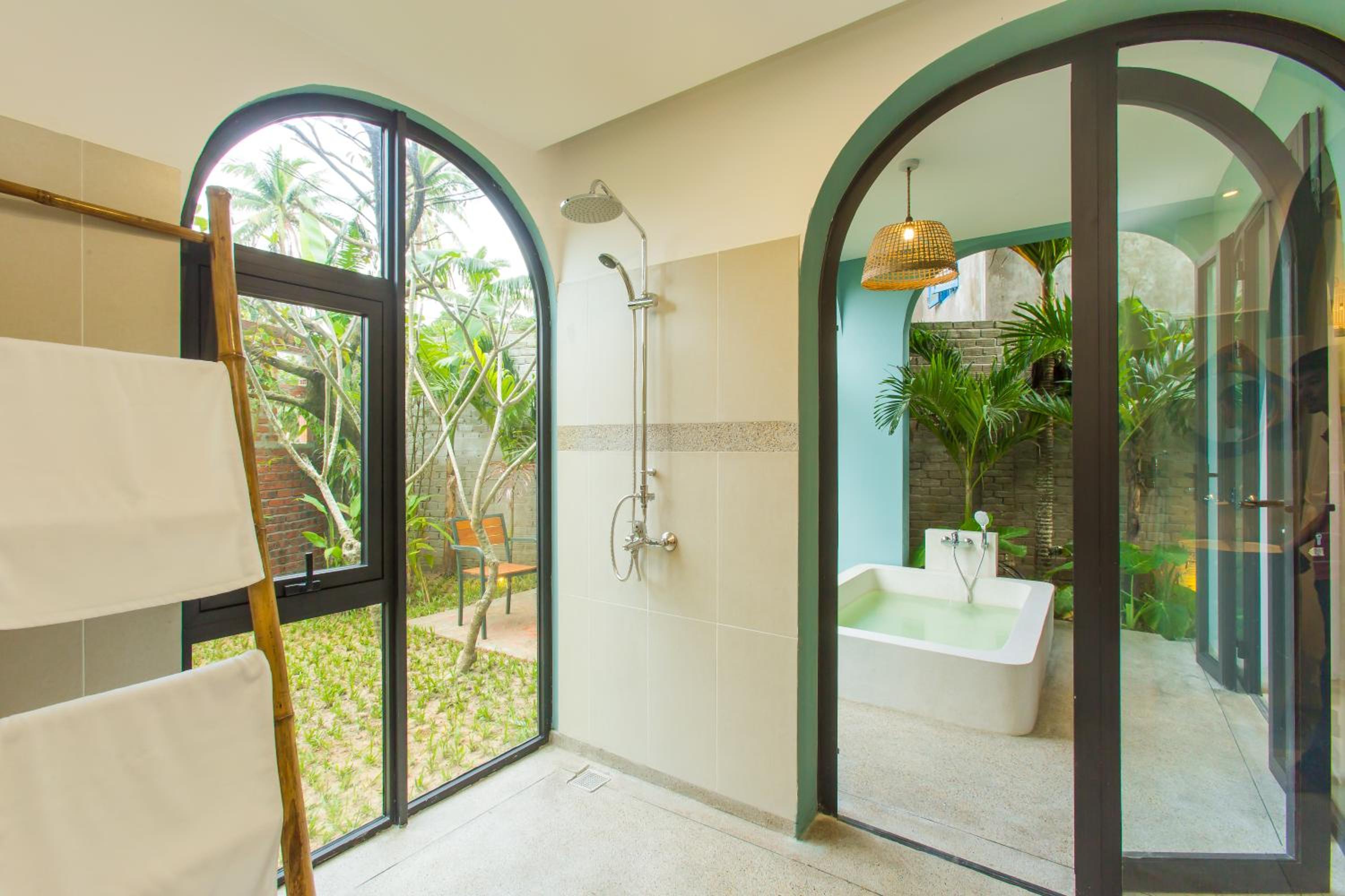 Villa De Campagne Hoi An- Boutique homestay with pool and family soul