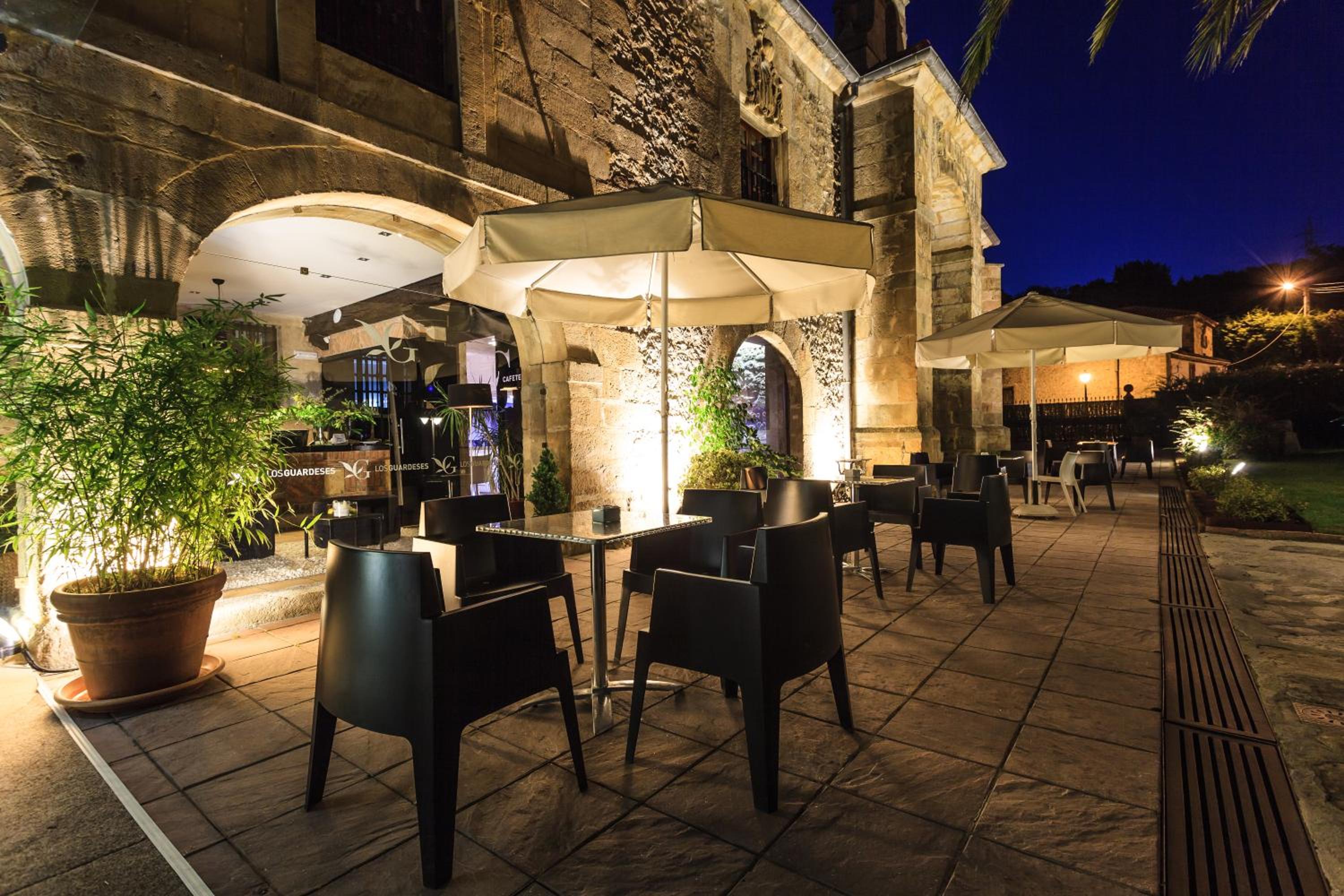 Los Guardeses en Solares — dining
