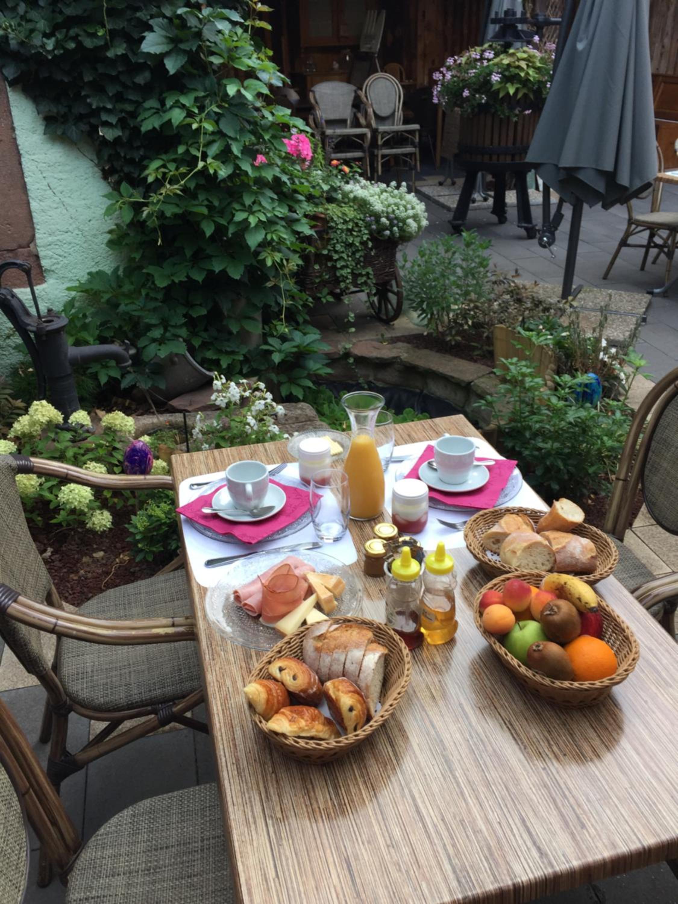 breakfast buffet