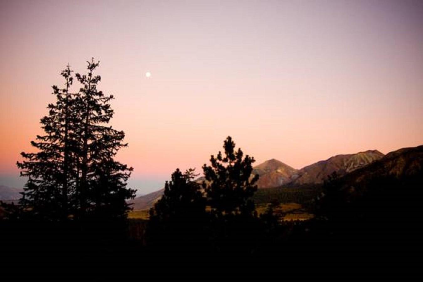 Mammoth Point by 101 Great Escapes