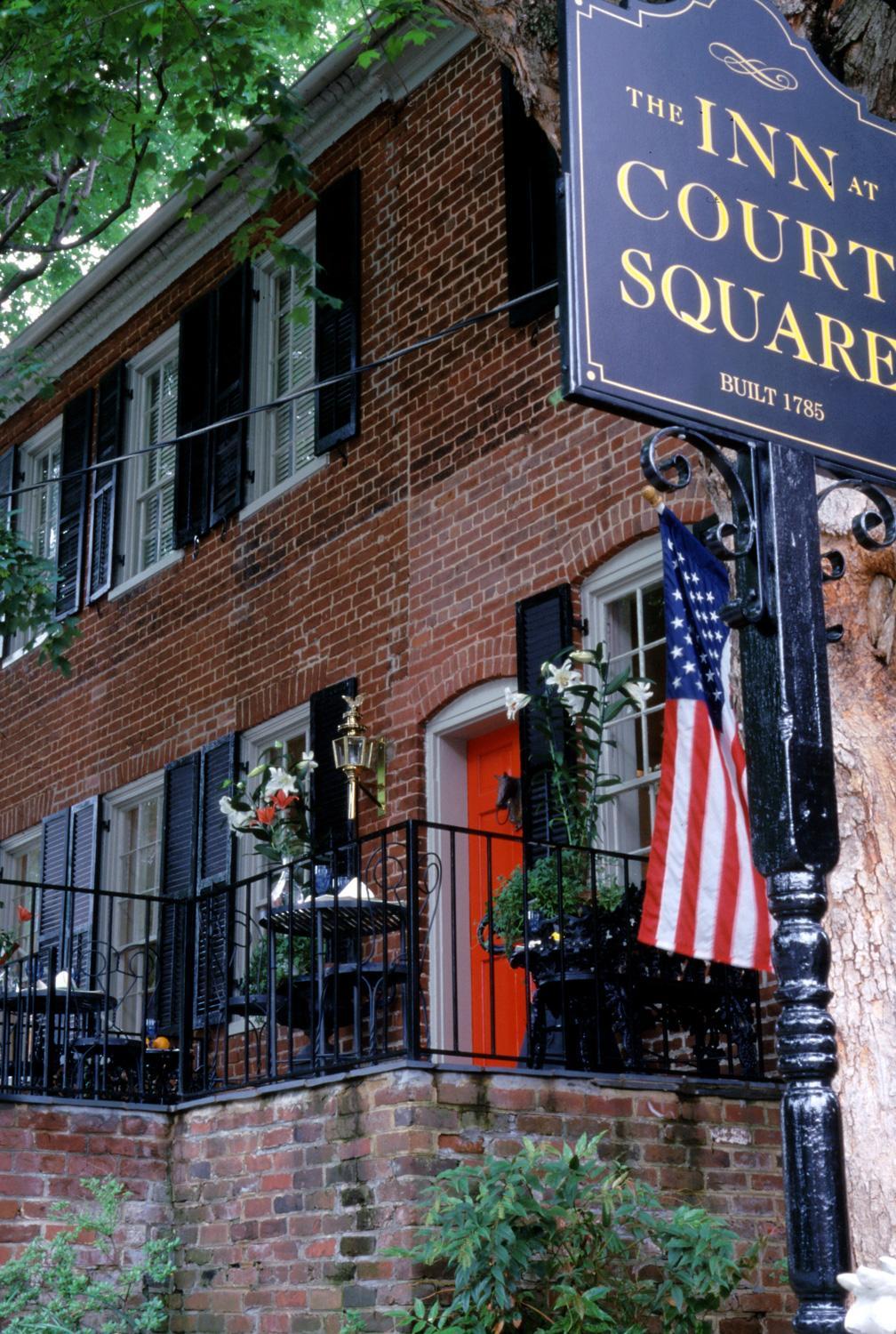 Hotel Inn at Court Square - Image 1