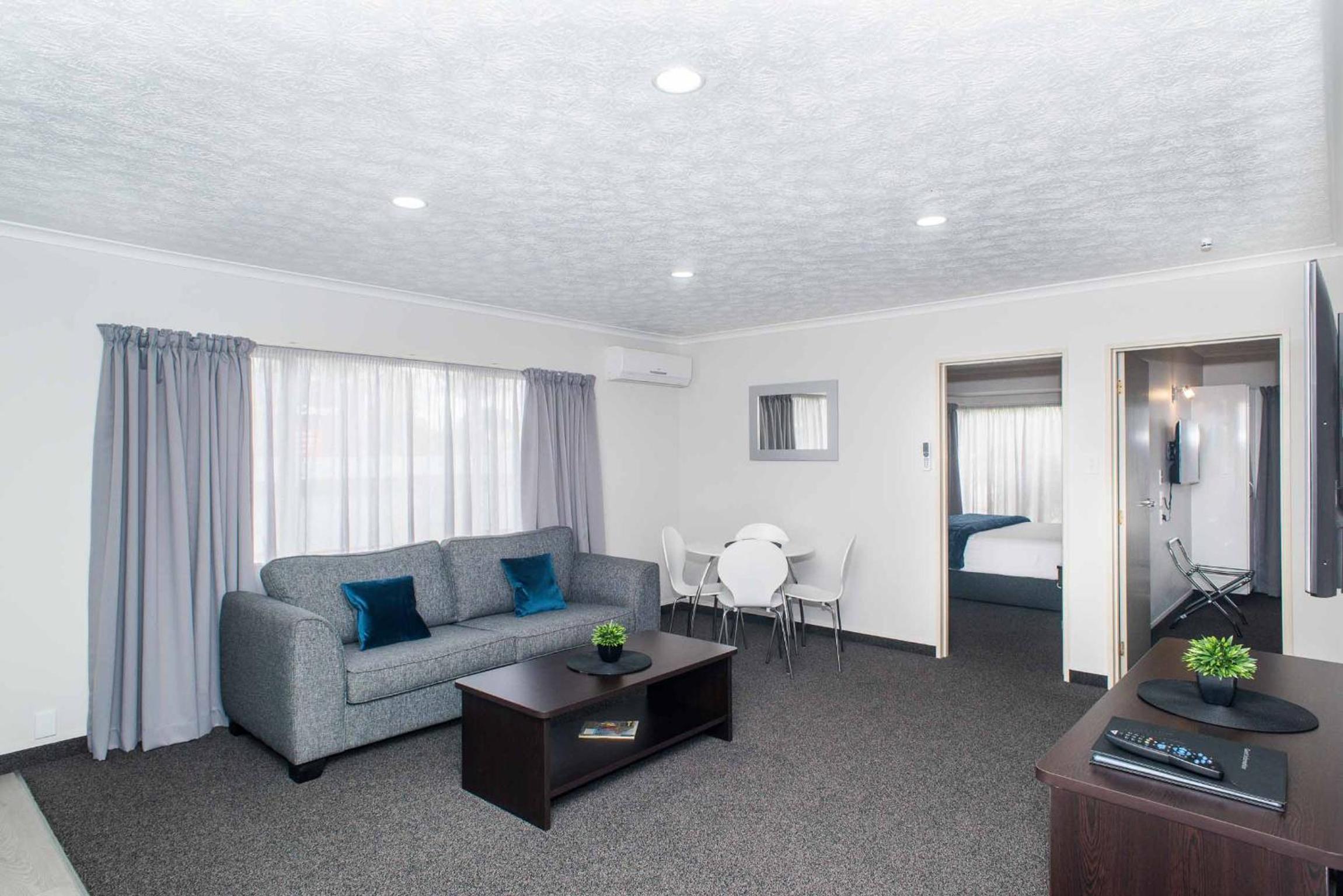 White Heron Motor Lodge
