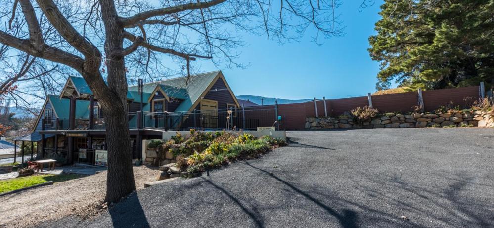 Gold Mine Guest House and Cafe