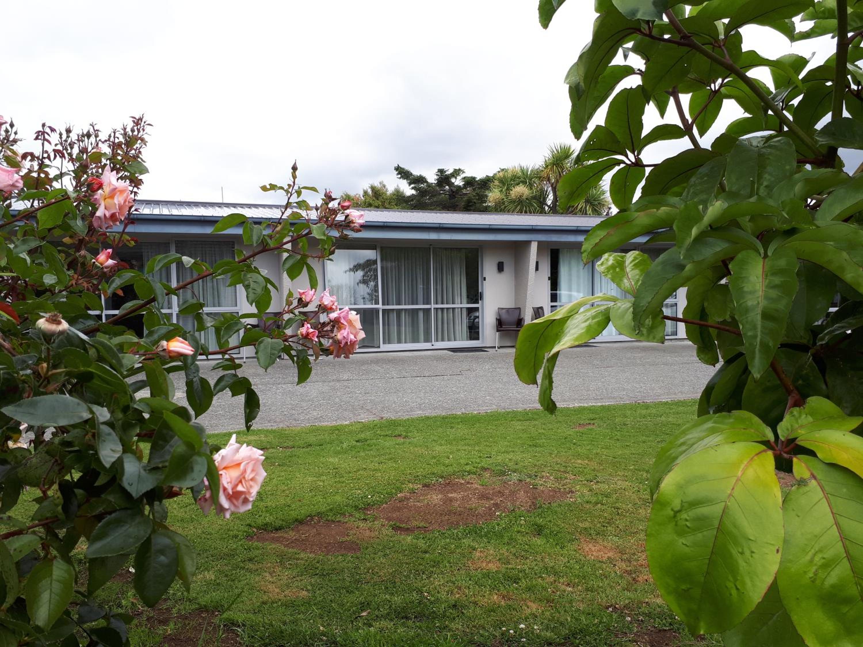 Edgewater Motel