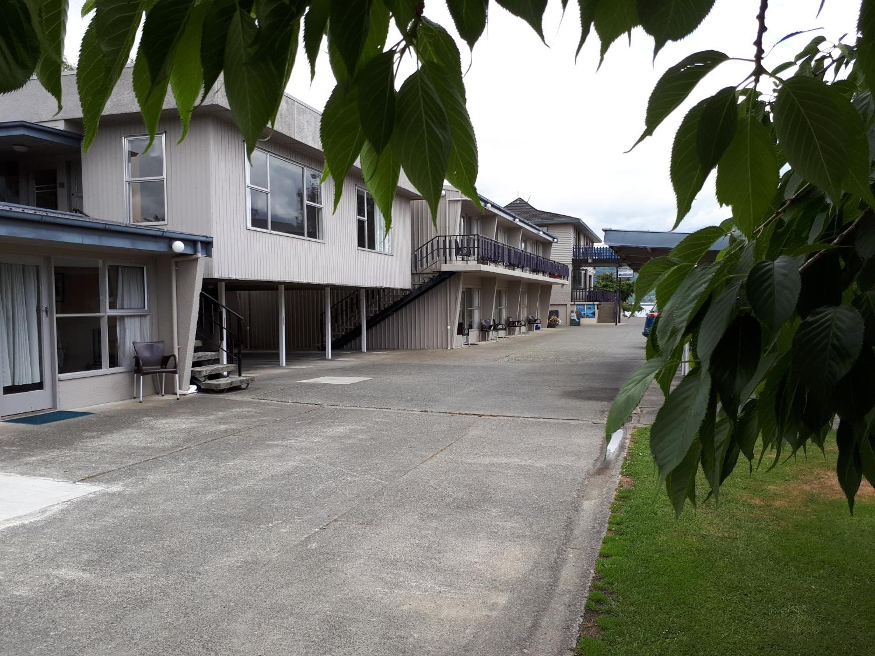 Edgewater Motel