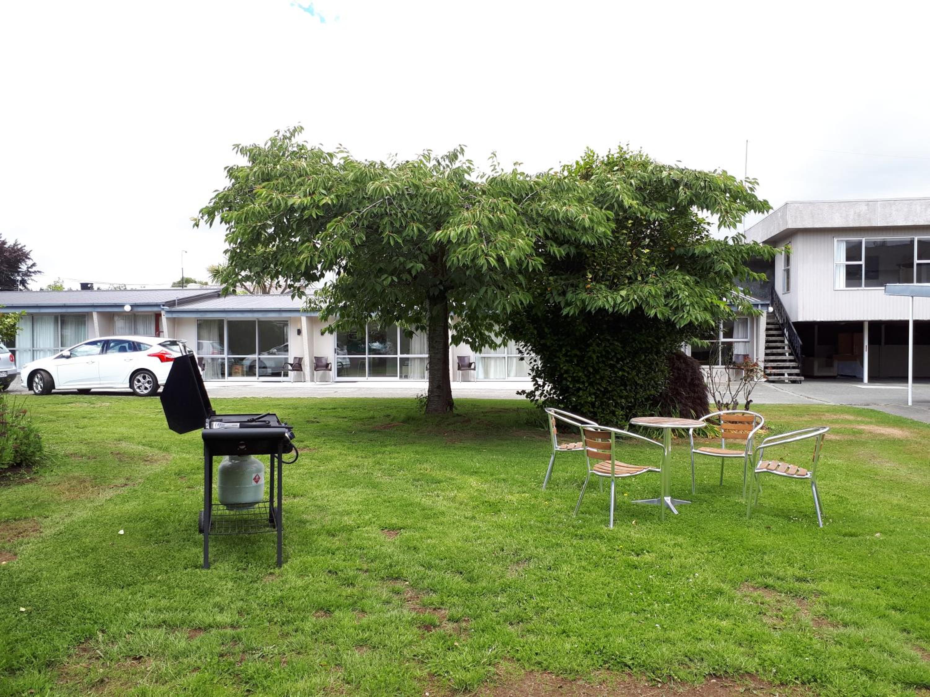 Edgewater Motel