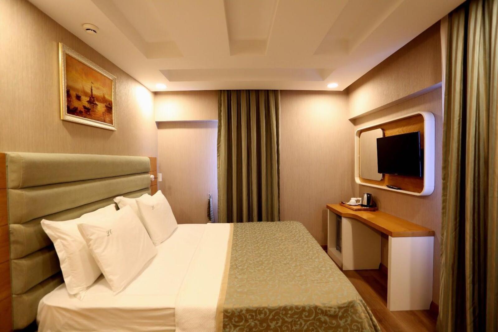 Life Corner Hotel - Image 8