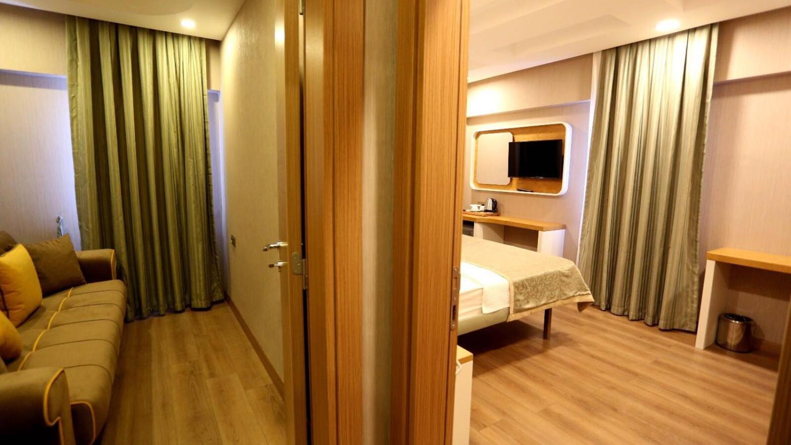 Life Corner Hotel - Image 9