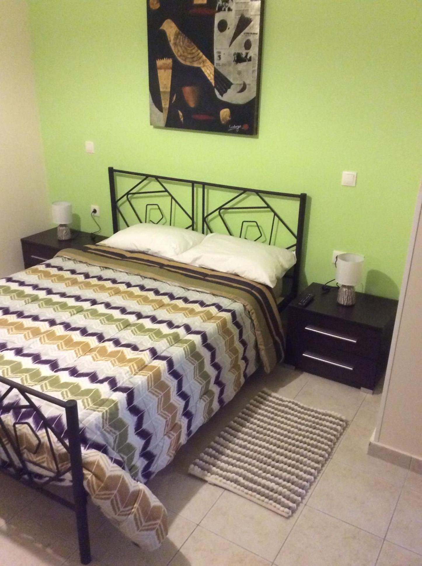 Modern Basement Apartment Gio Ii view 4