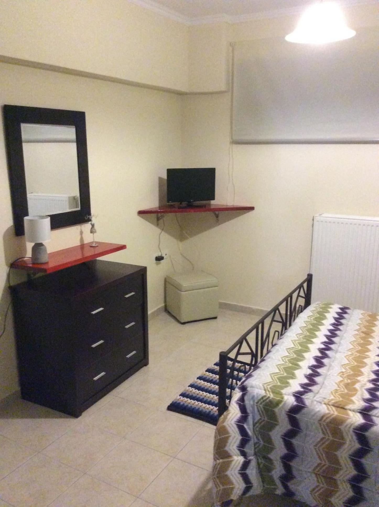 Modern Basement Apartment Gio Ii view 5
