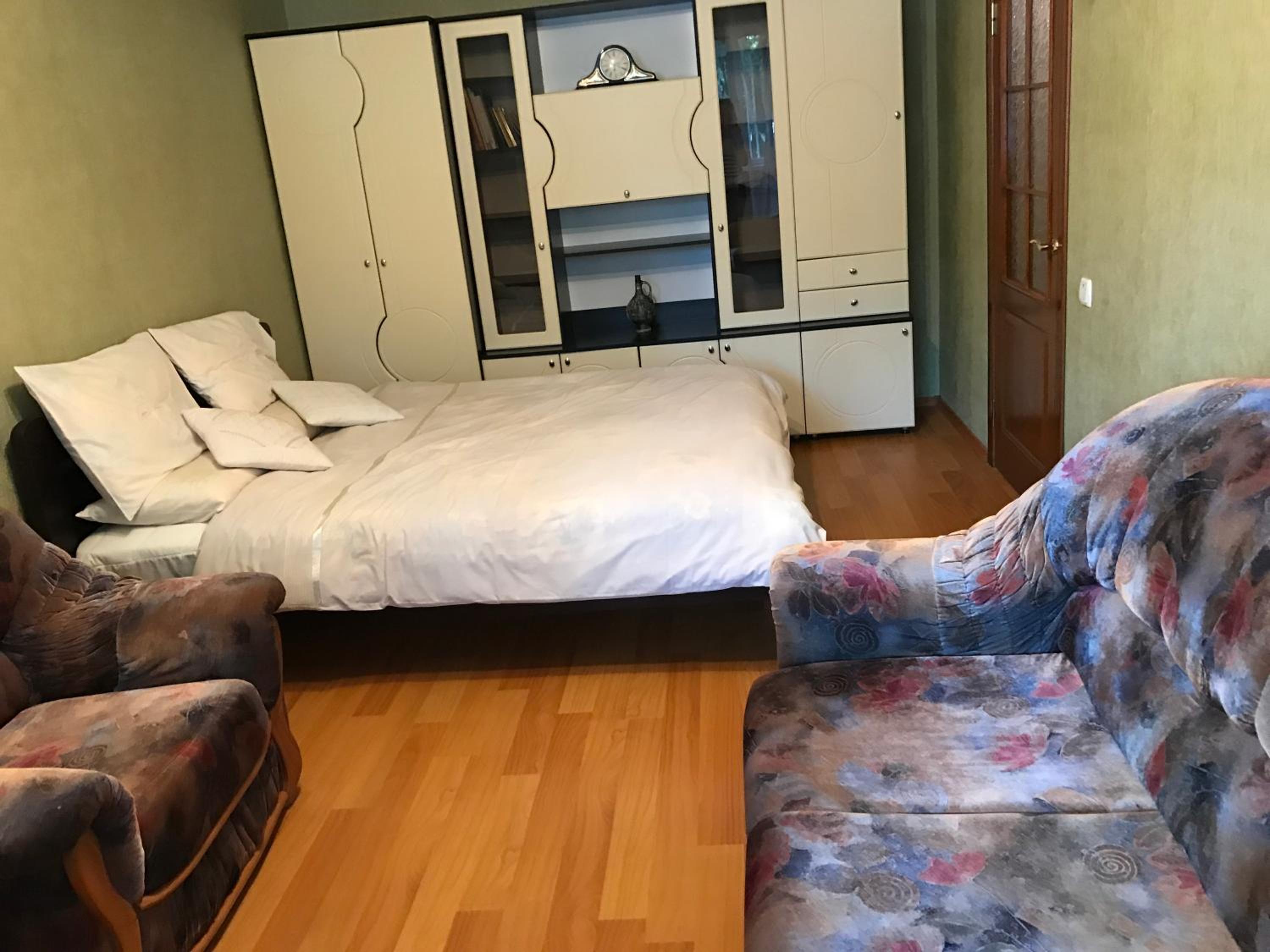 Beautiful Apartment on Korolenka 31 view 2
