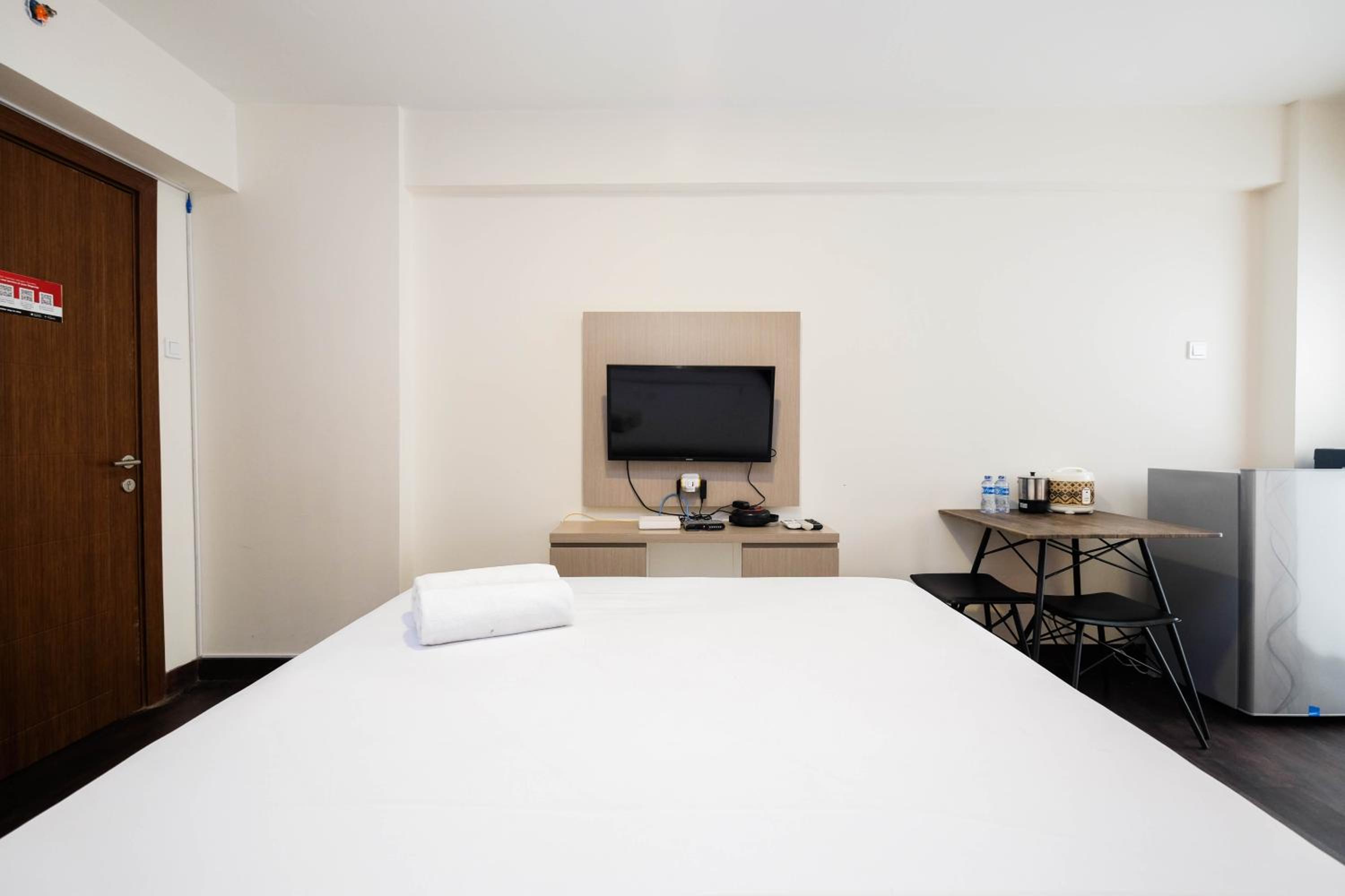 Cozy Living Studio Room at Cinere Resort Apartment By Travelio