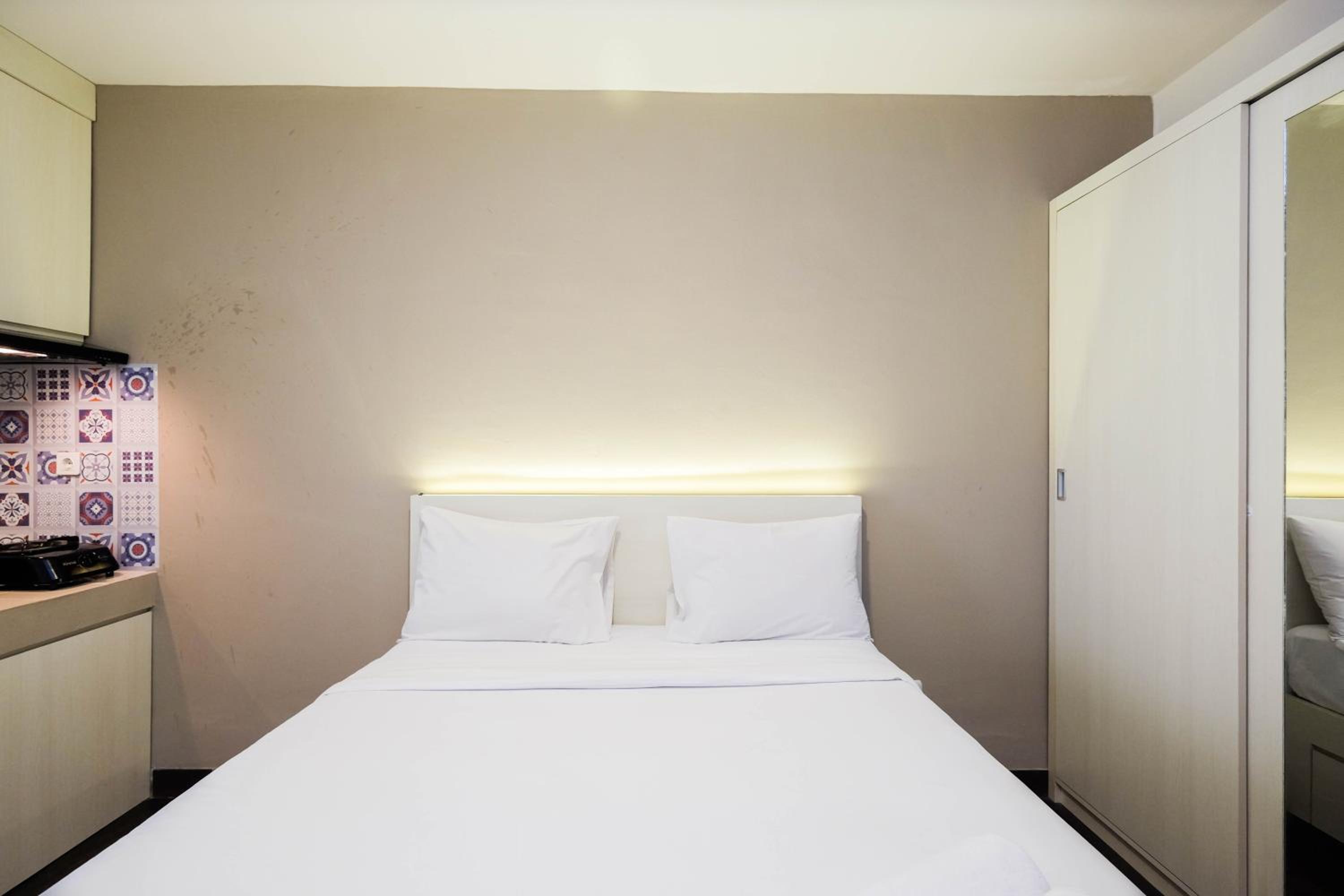 Cozy Living Studio Room at Cinere Resort Apartment By Travelio