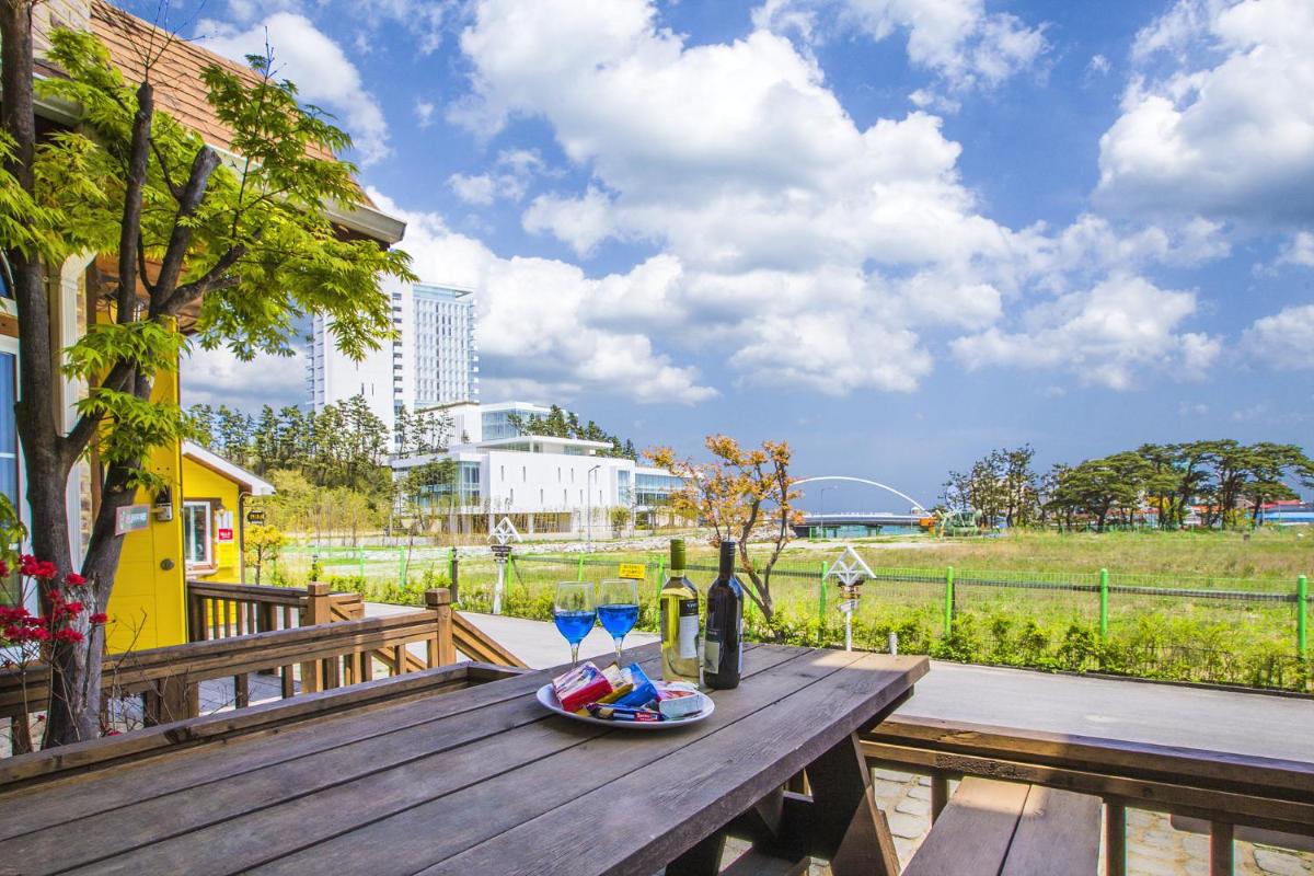 Santa Beach Pension