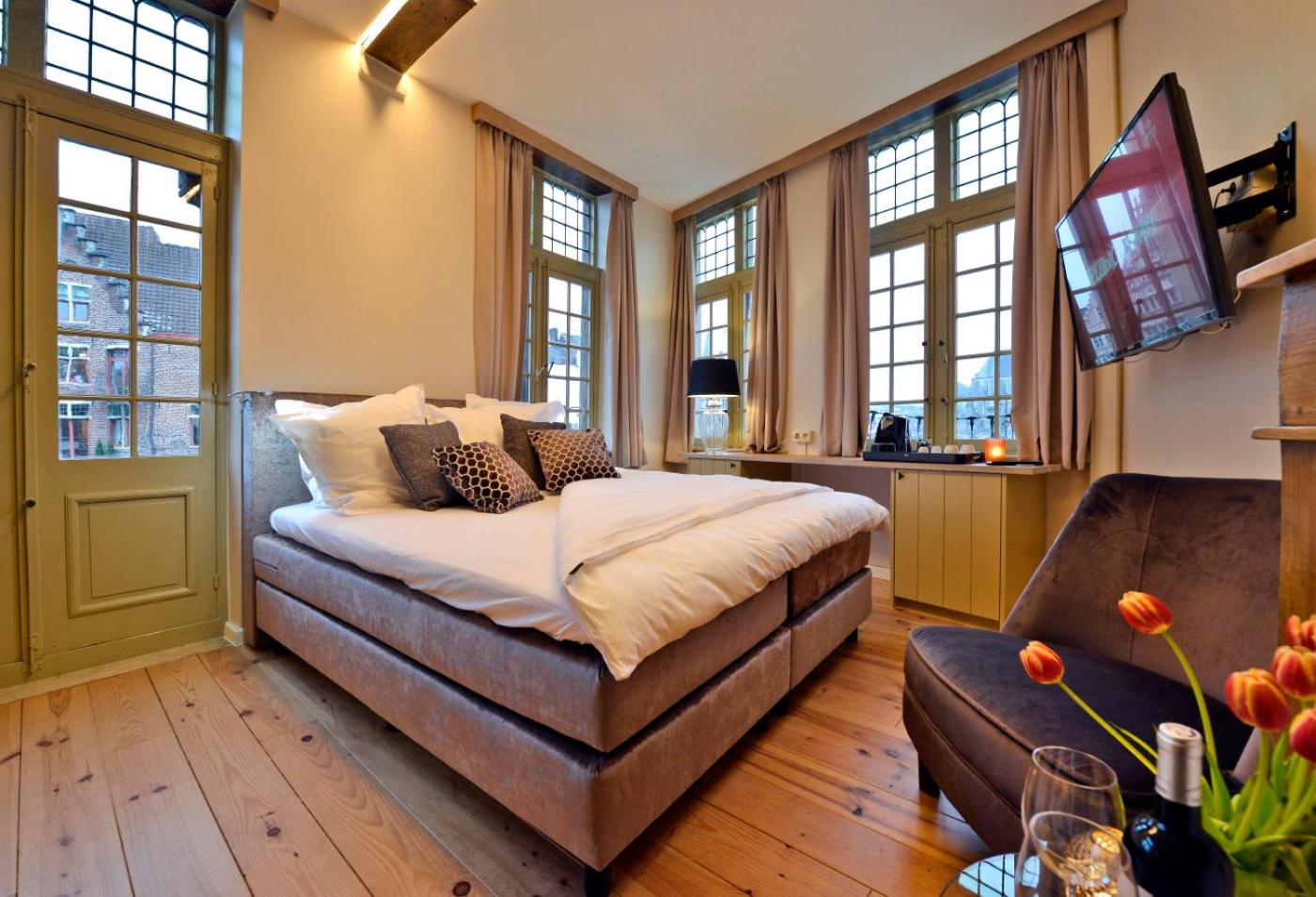 Rooms With A View