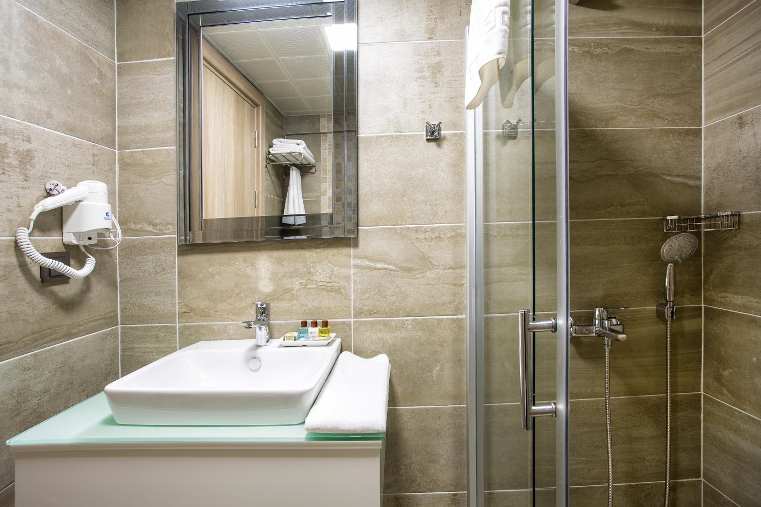 Perla Arya Hotel - Image 7