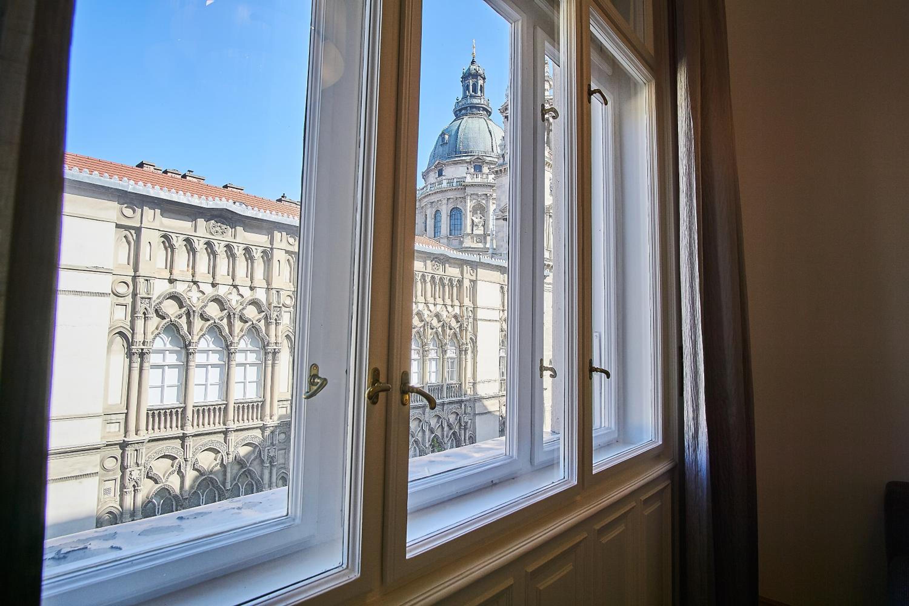 Basilica Royal Apartment | Budapest view 2