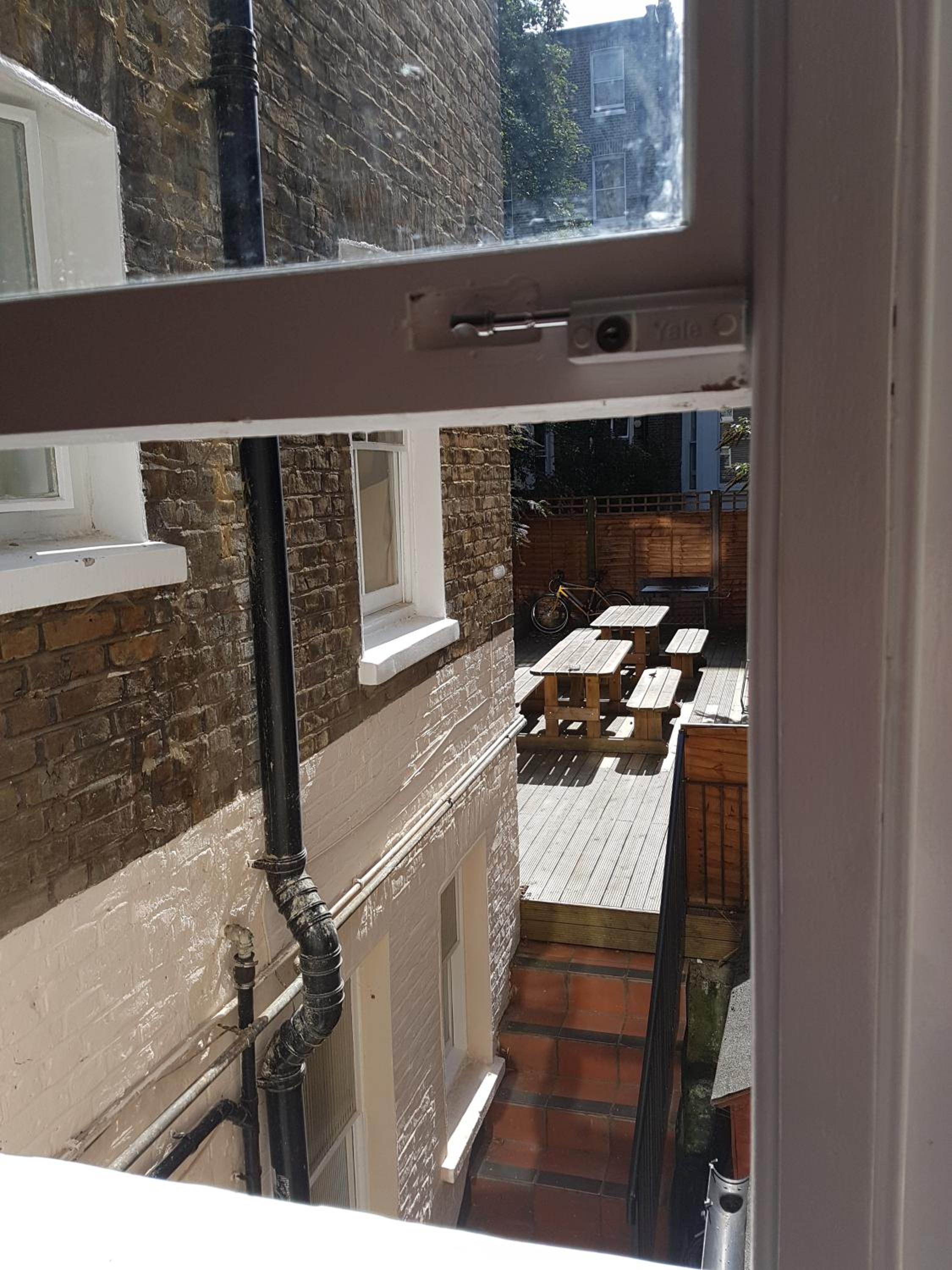 balcony
