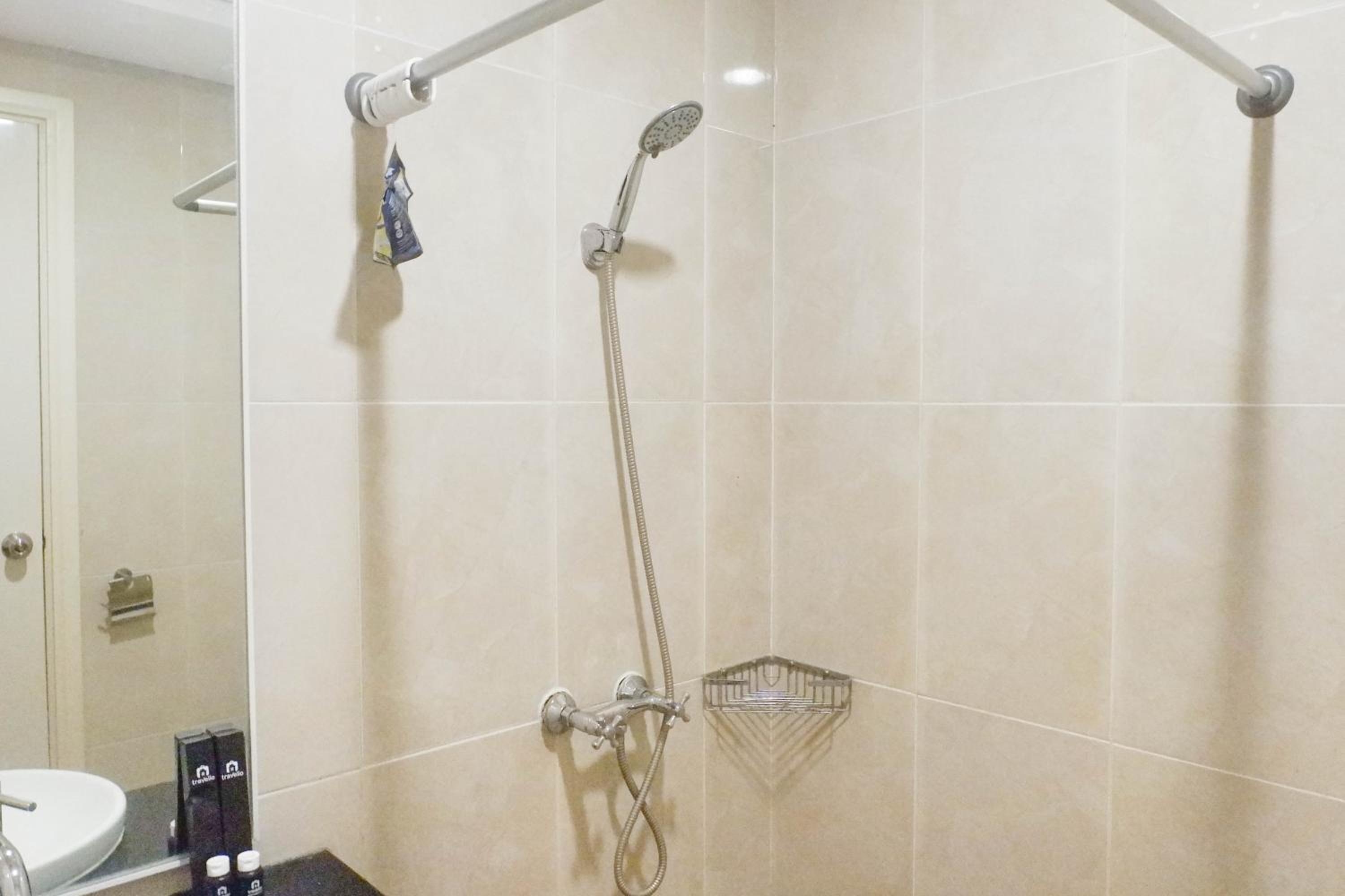 Vibrant and Luxurious 2BR Apartment at Trillium Residence Surabaya By Travelio