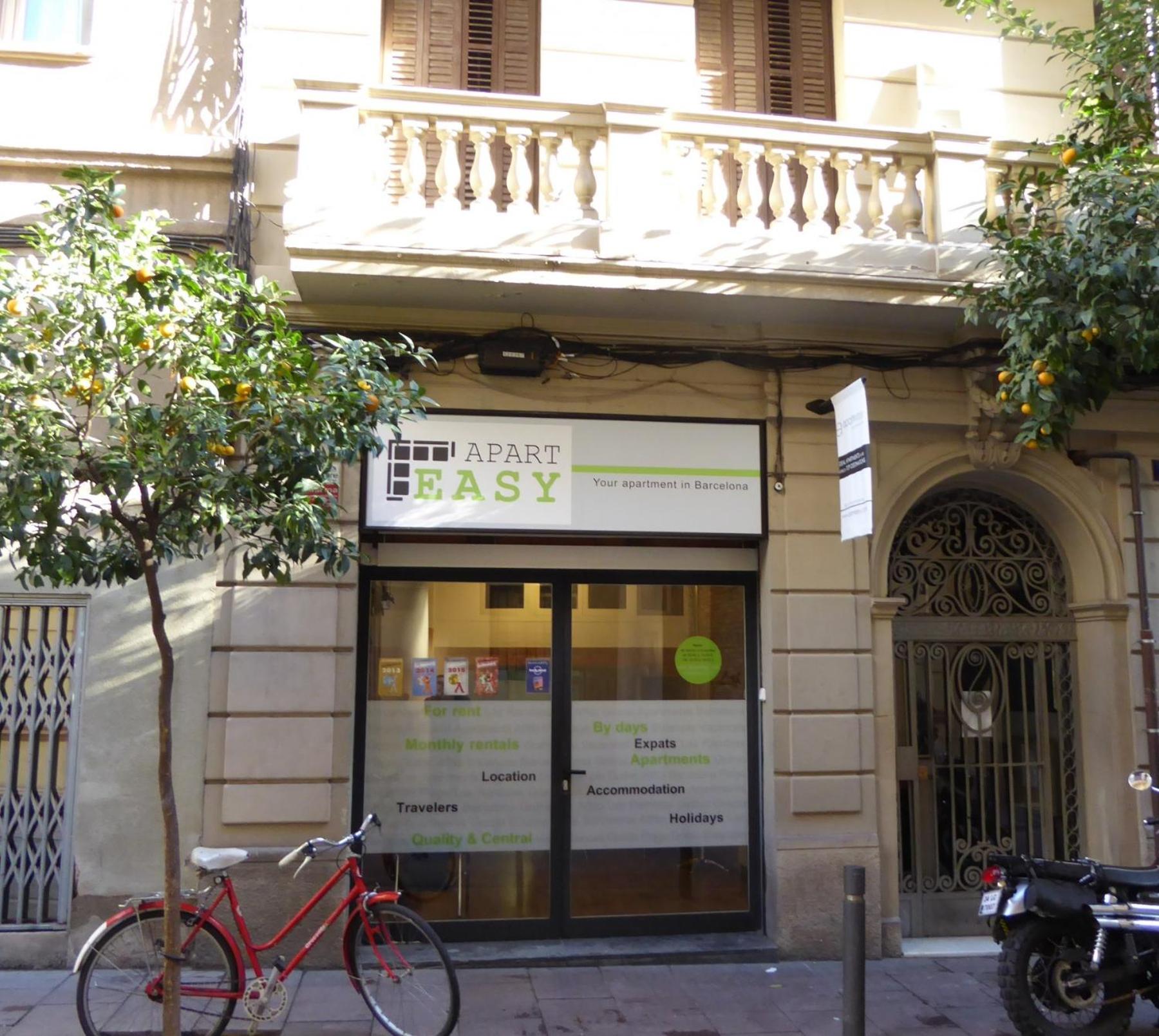 ApartEasy - Central Gracia Apartments